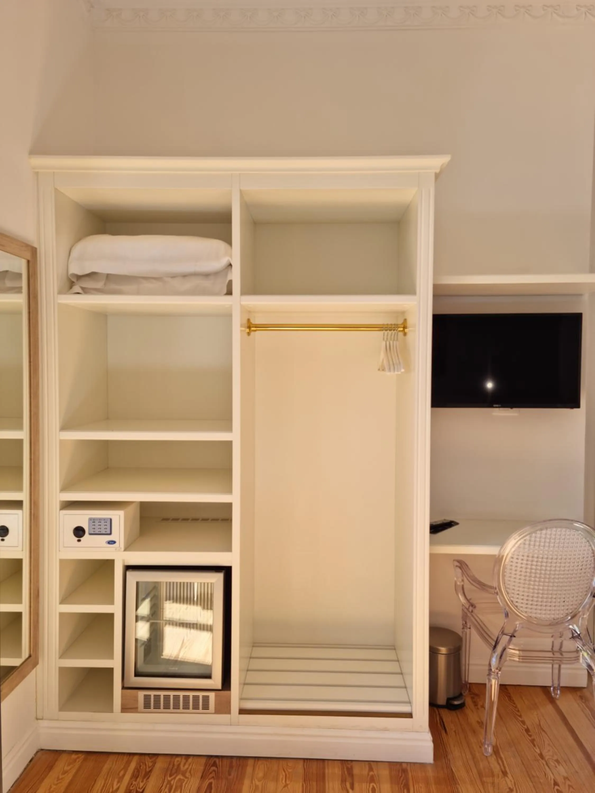 wardrobe in Hotel Canali - Le Cinque Terre