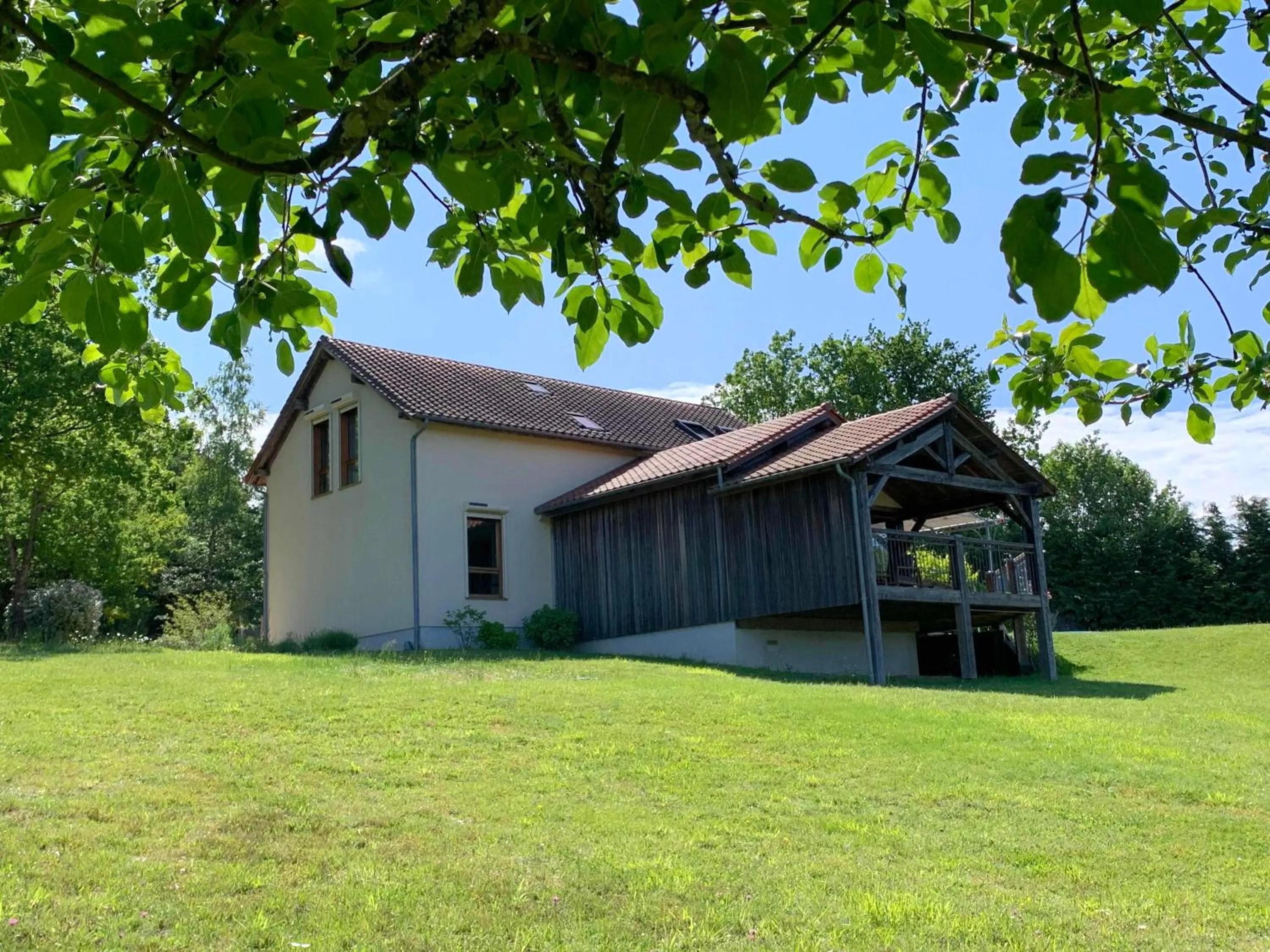 Property building in La Maison des Oiseaux