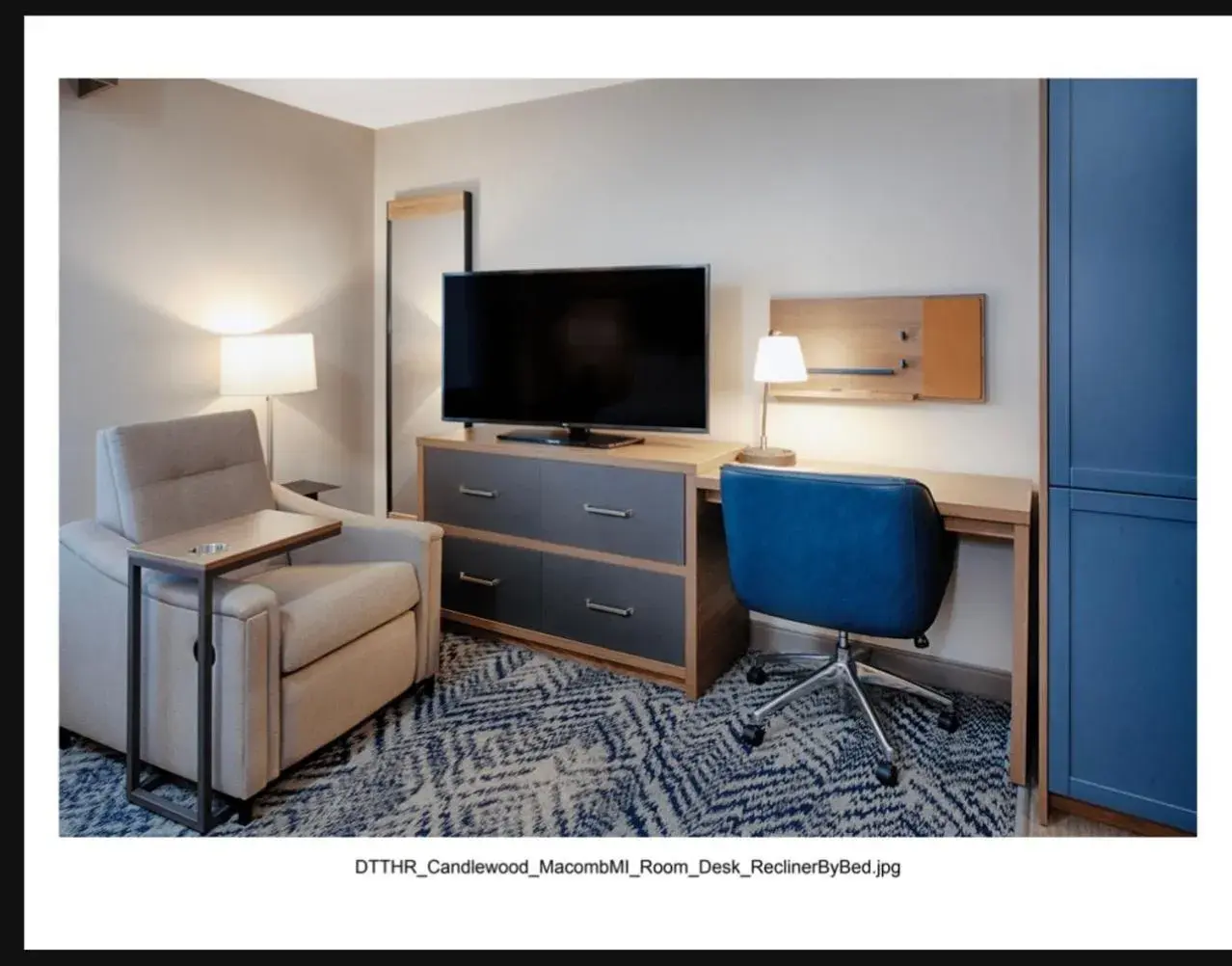 Studio Queen Suite with Walk In Shower in Candlewood Suites Detroit Sterling Heights by IHG Studio Queen Suite with Walk In Shower in Candlewood Suites Detroit Sterling Heights by IHG