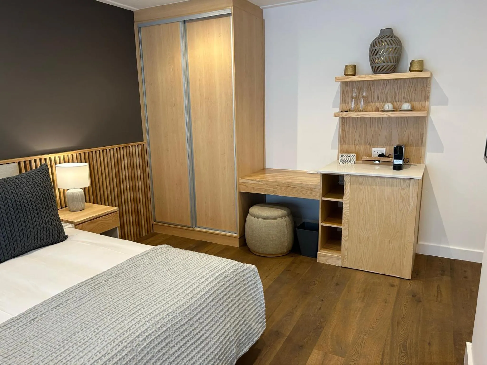 Coffee/tea facilities, Bed in Mirabelle Guesthouse