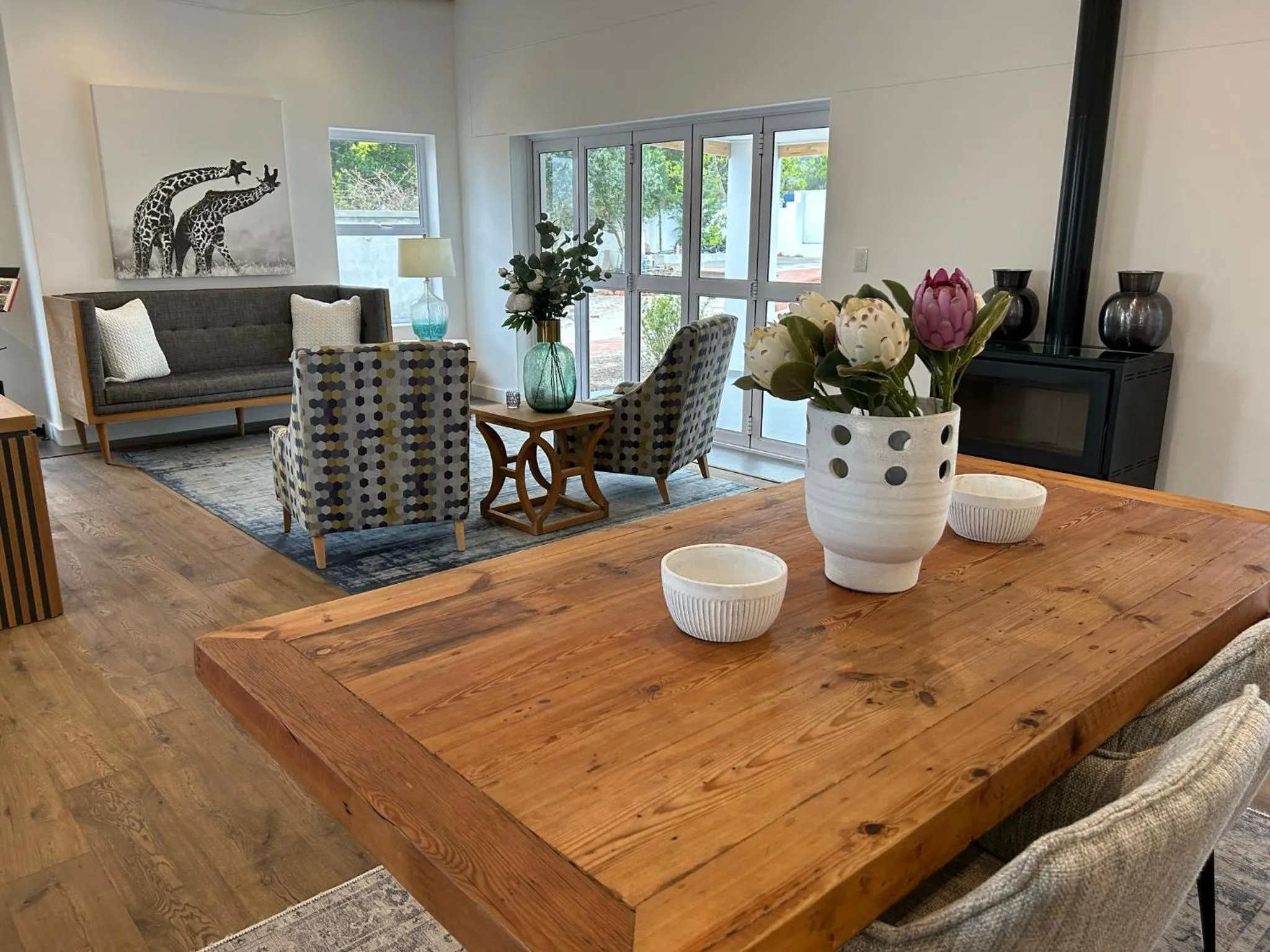 Lounge or bar in Mirabelle Guesthouse