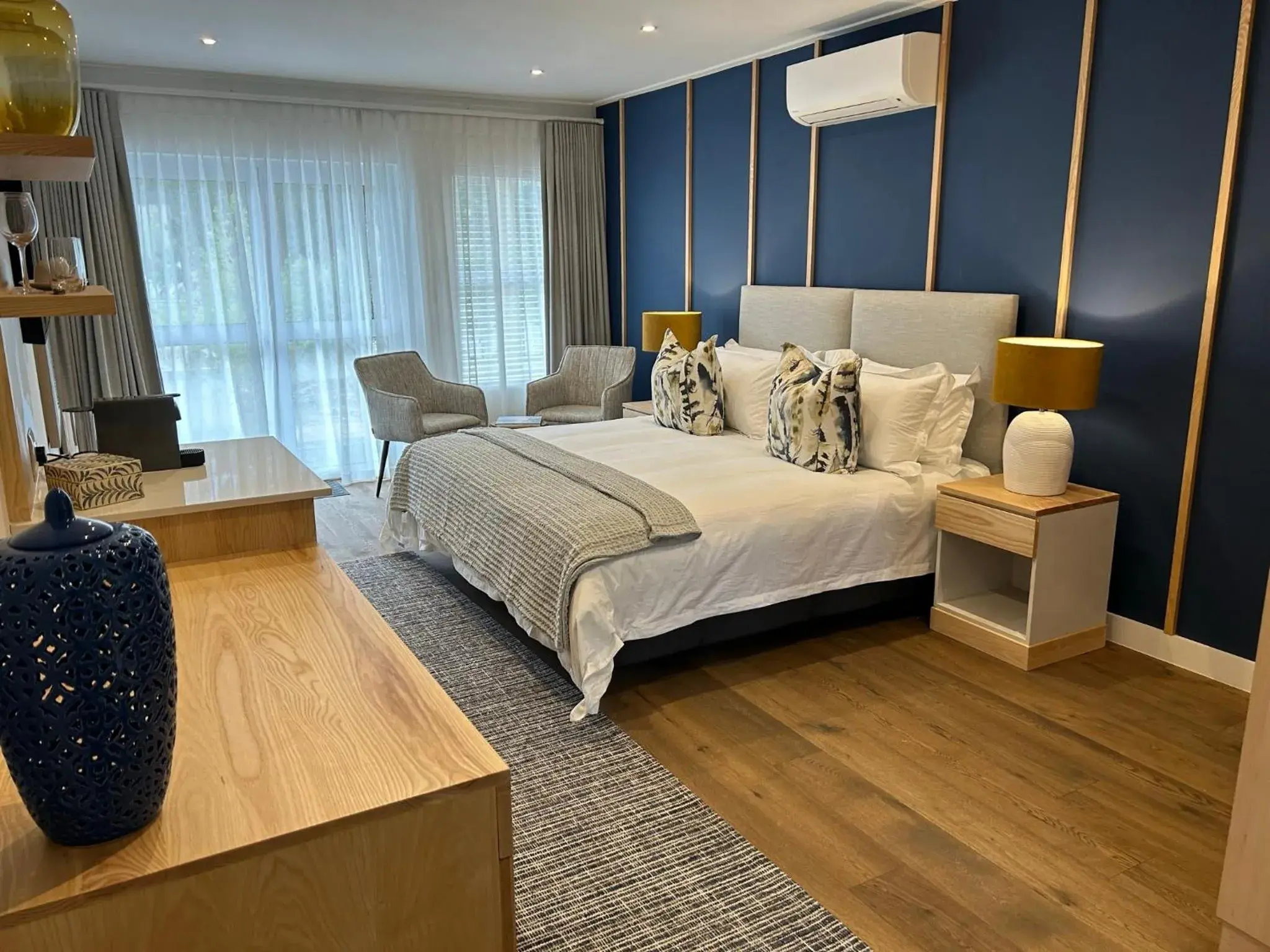 King Suite with Balcony in Mirabelle Guesthouse King Suite with Balcony in Mirabelle Guesthouse