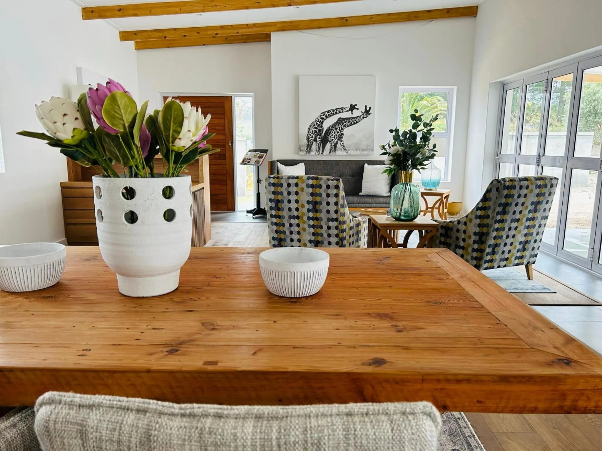 Lounge or bar in Mirabelle Guesthouse