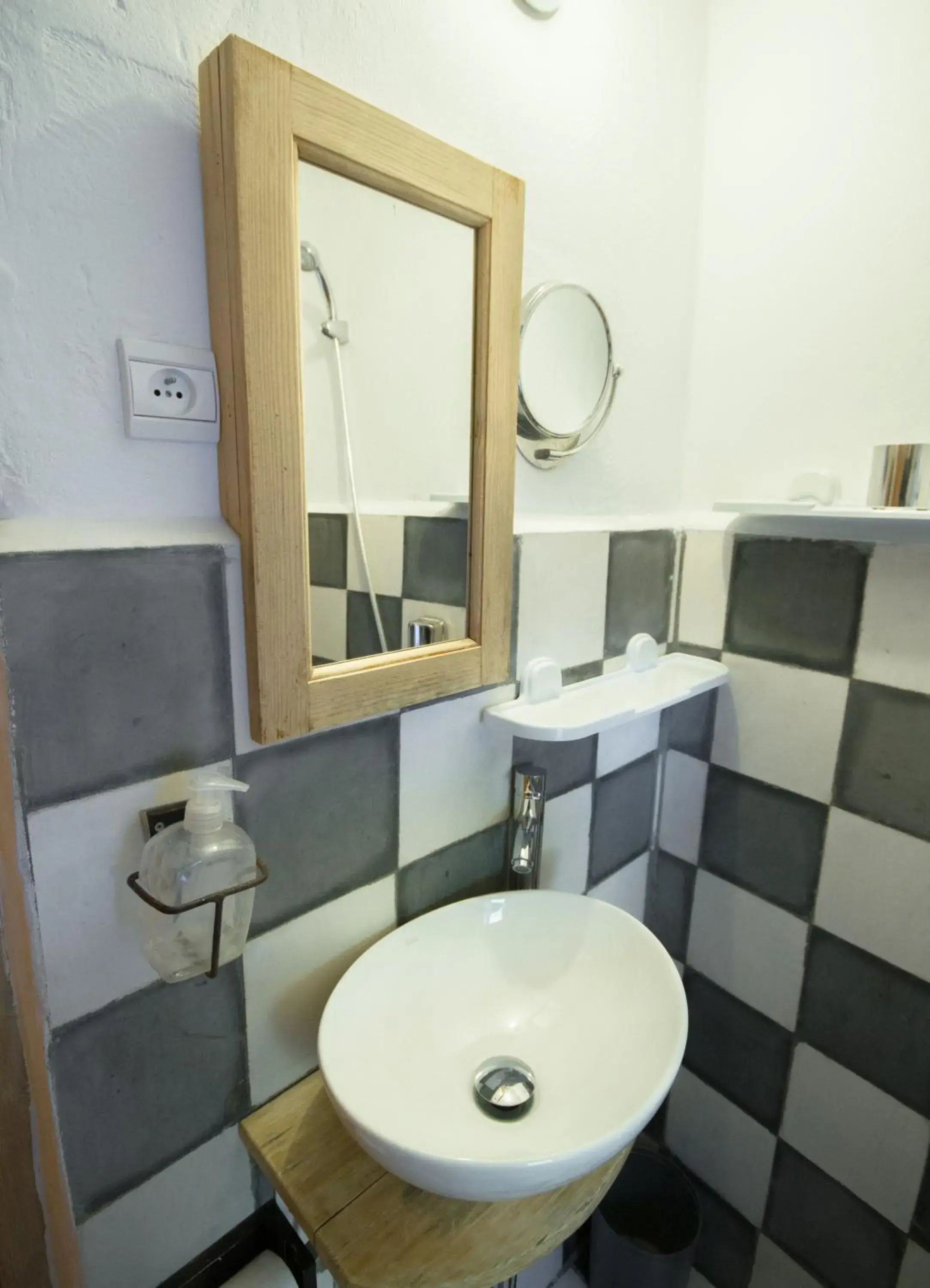 Deluxe Room - single occupancy in USHA Guest House Deluxe Room - single occupancy in USHA Guest House