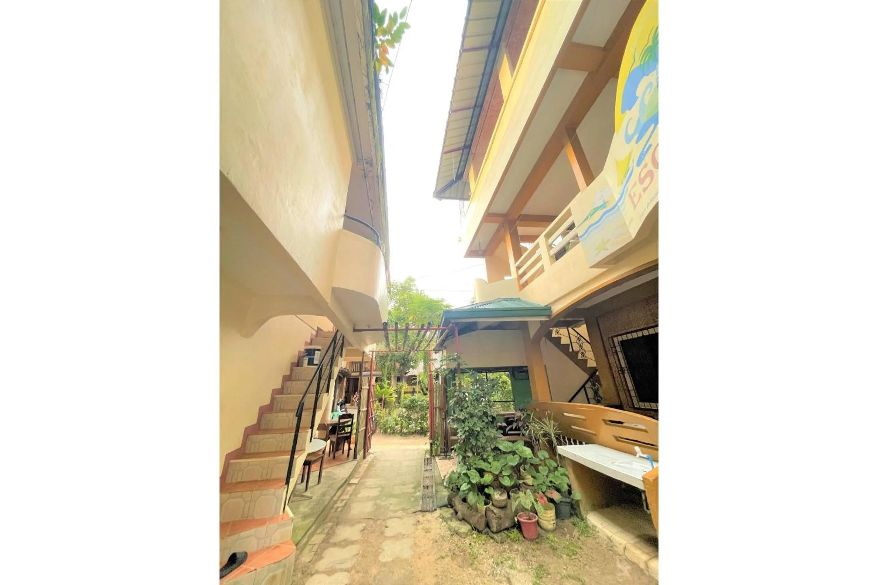 Facade/entrance in OYO 876 Escurel Inn Boracay