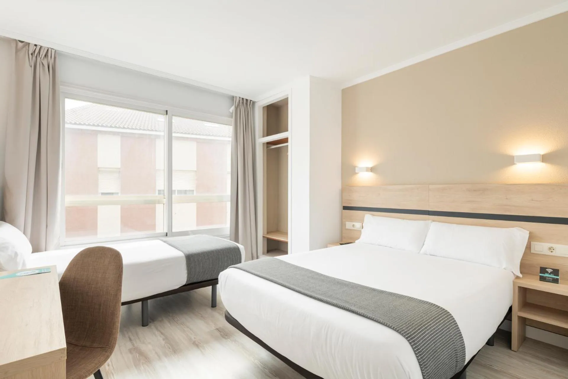 Photo of the whole room, Bed in Hotel Alda Camiño Inglés