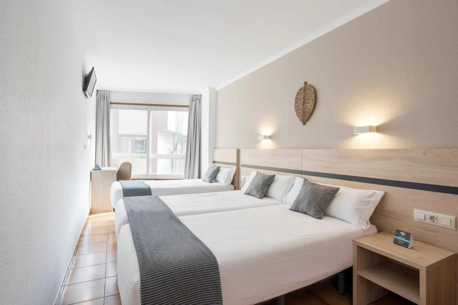 Photo of the whole room, Bed in Hotel Alda Camiño Inglés