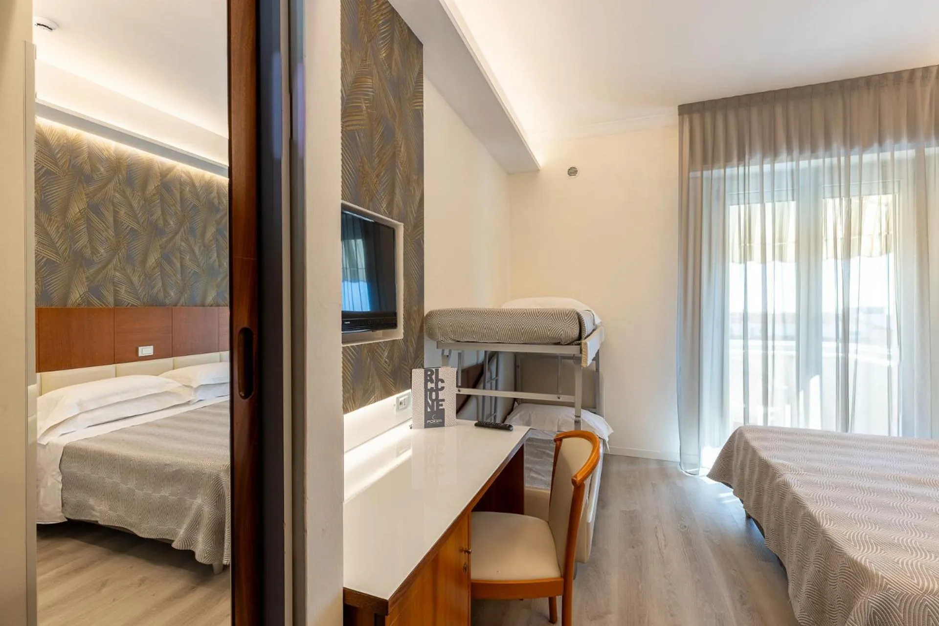 Bedroom, Bed in Hotel Poker