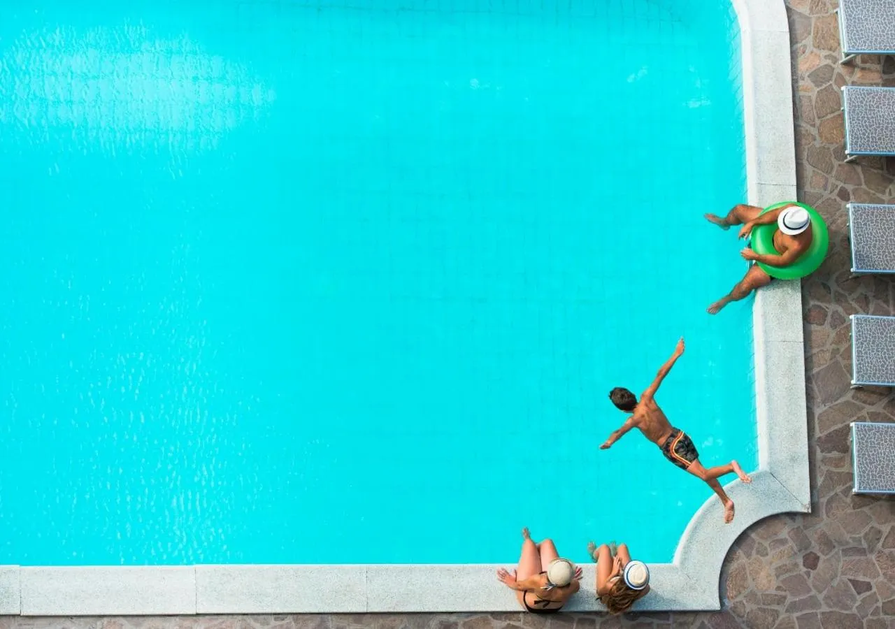 Swimming pool in Hotel Poker