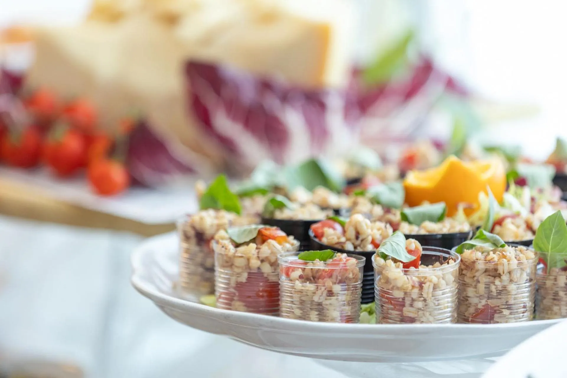 Restaurant/places to eat in Hotel Poker