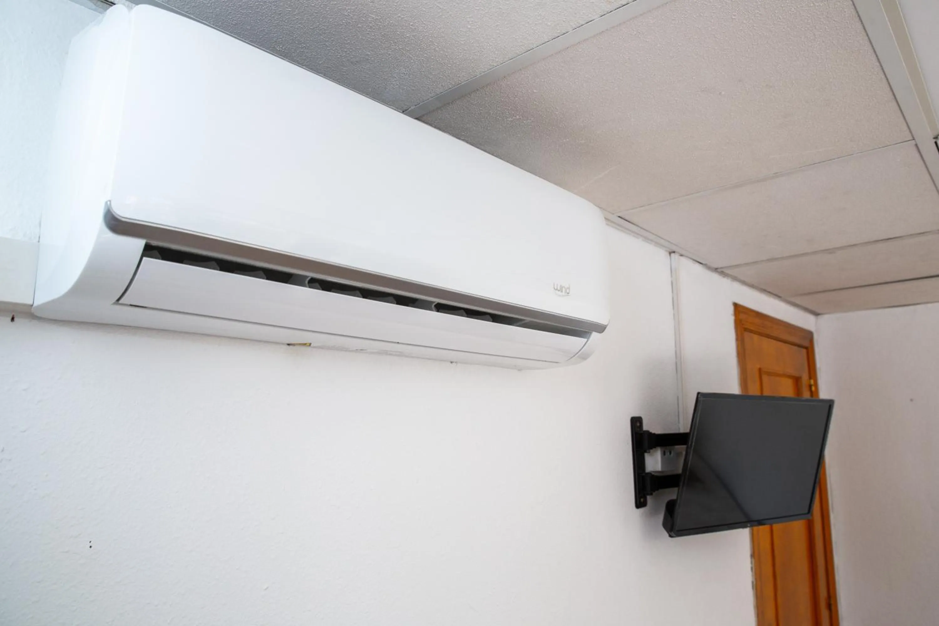 air conditioner in Old Town La Estación