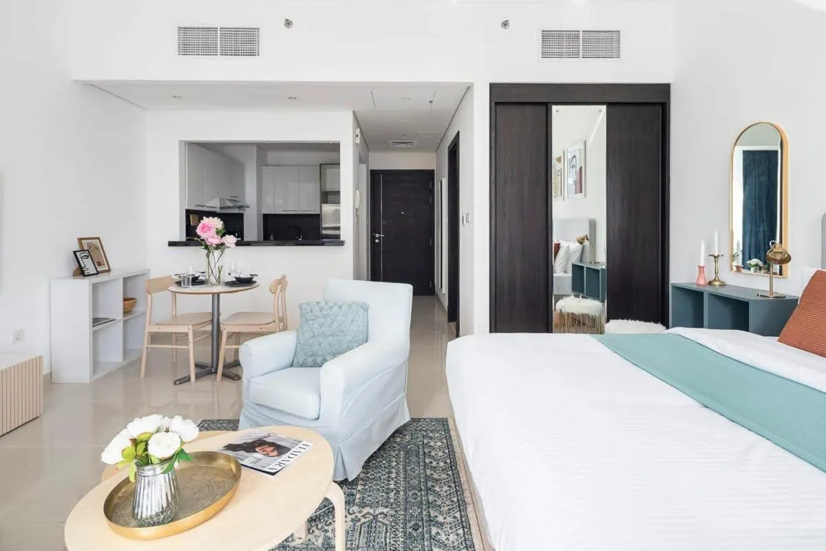 Bed in Frank Porter - Silverene Tower B