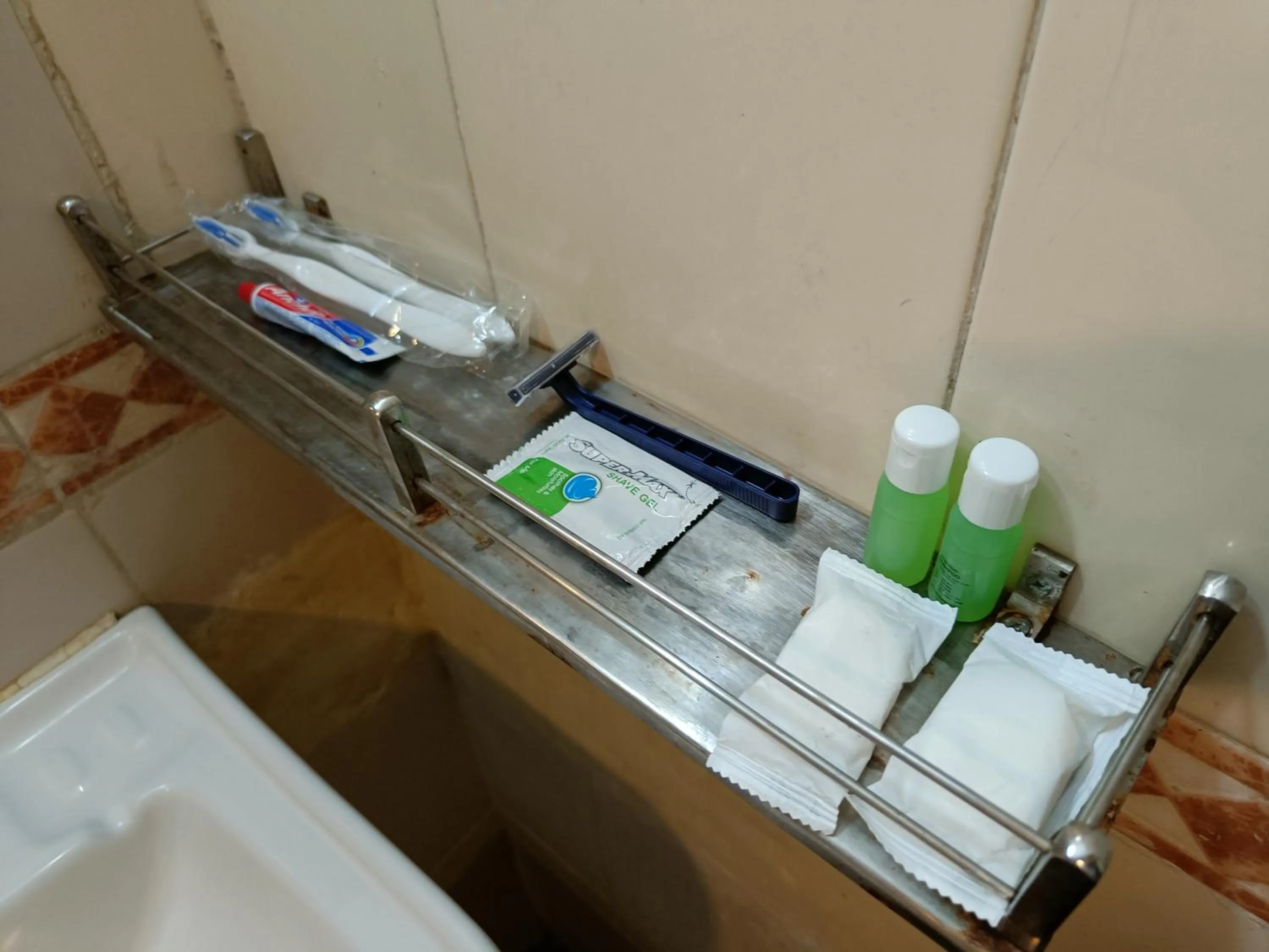 Bathroom in GT Grande Hotel-Near US Consulate