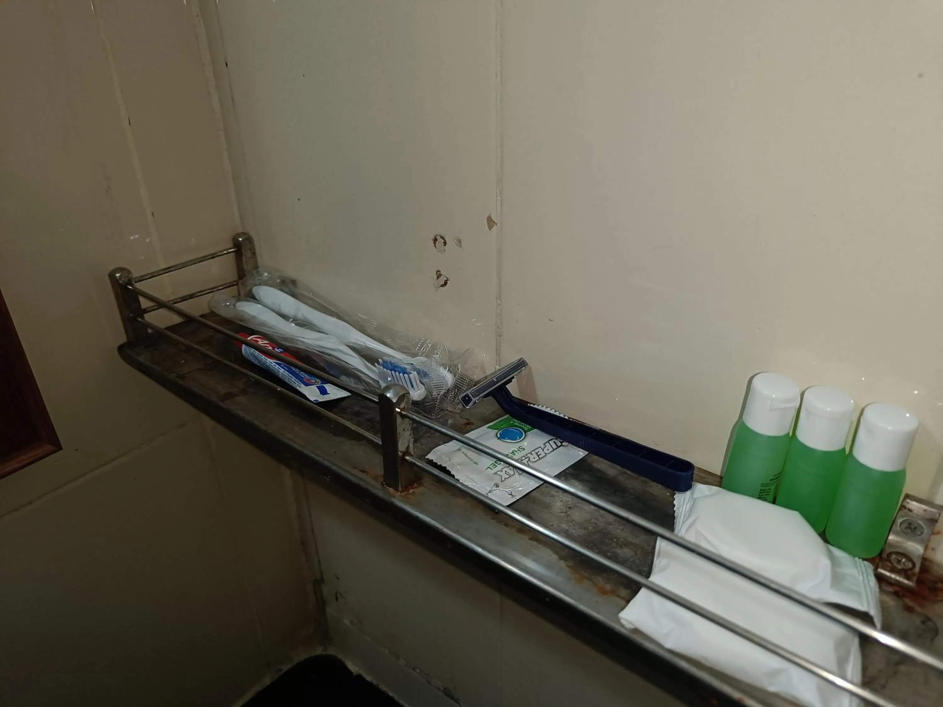 Bathroom in GT Grande Hotel-Near US Consulate