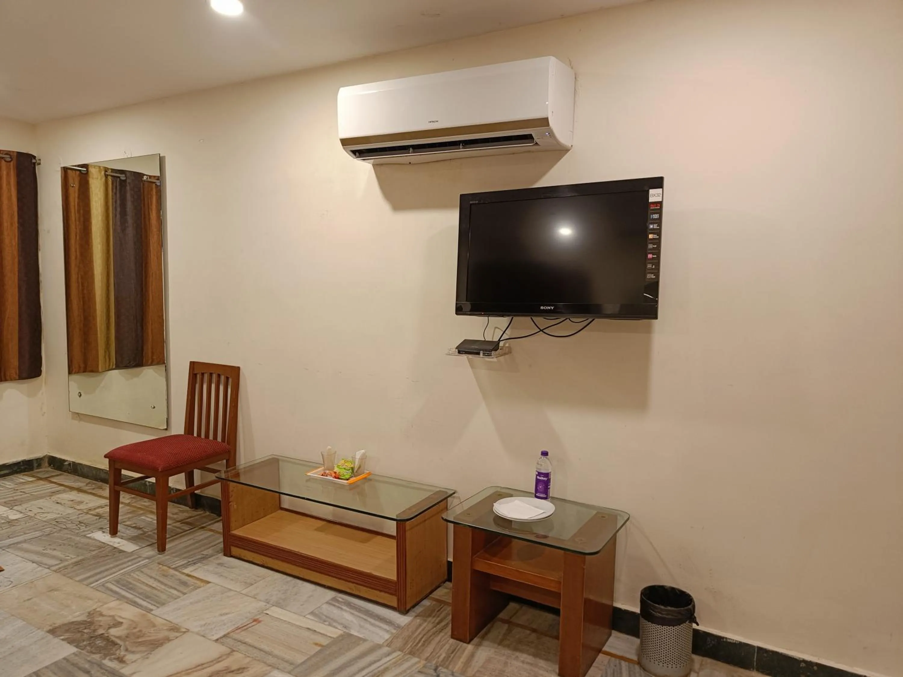 TV and multimedia in GT Grande Hotel-Near US Consulate