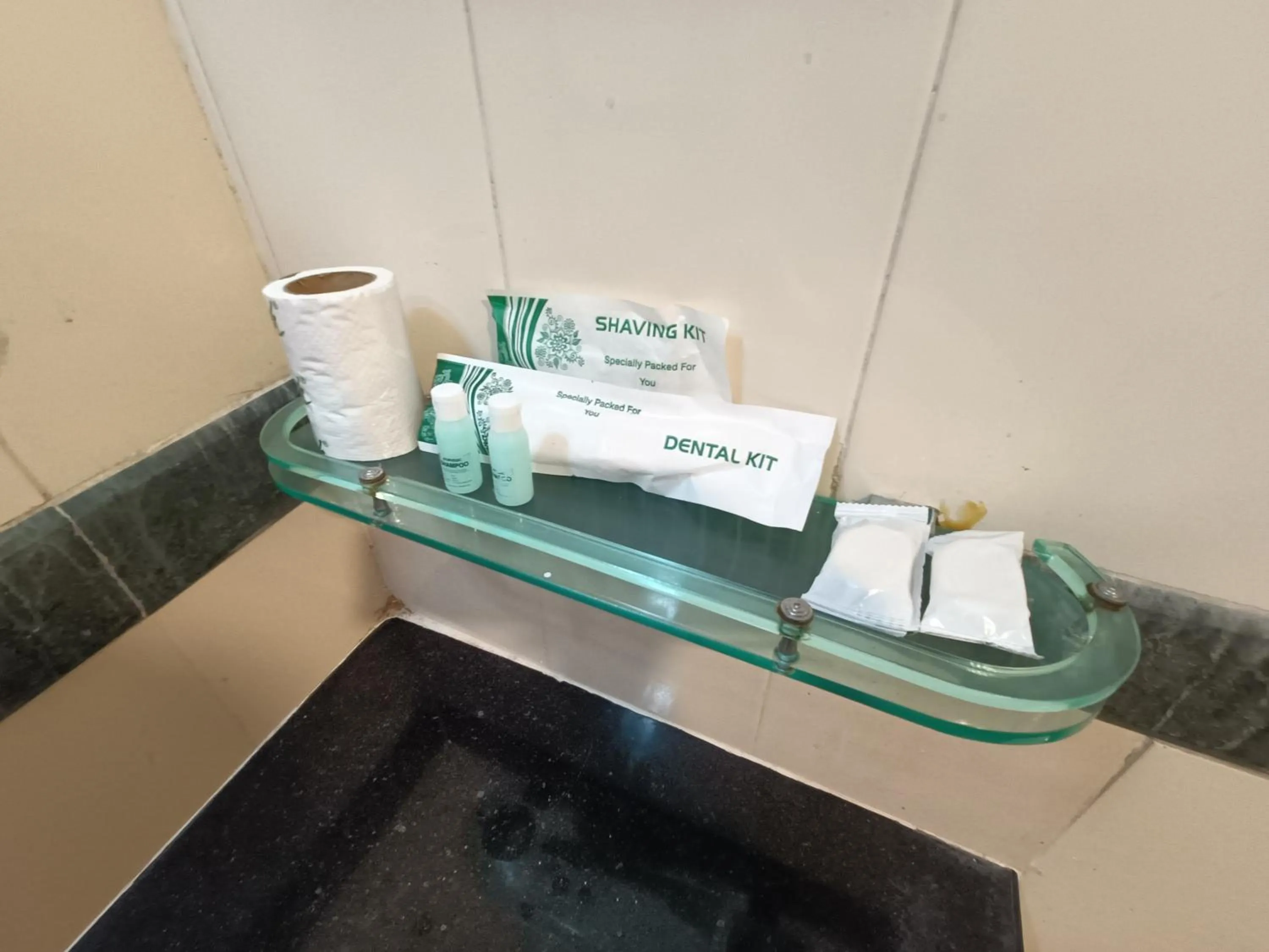 Bathroom in GT Grande Hotel-Near US Consulate