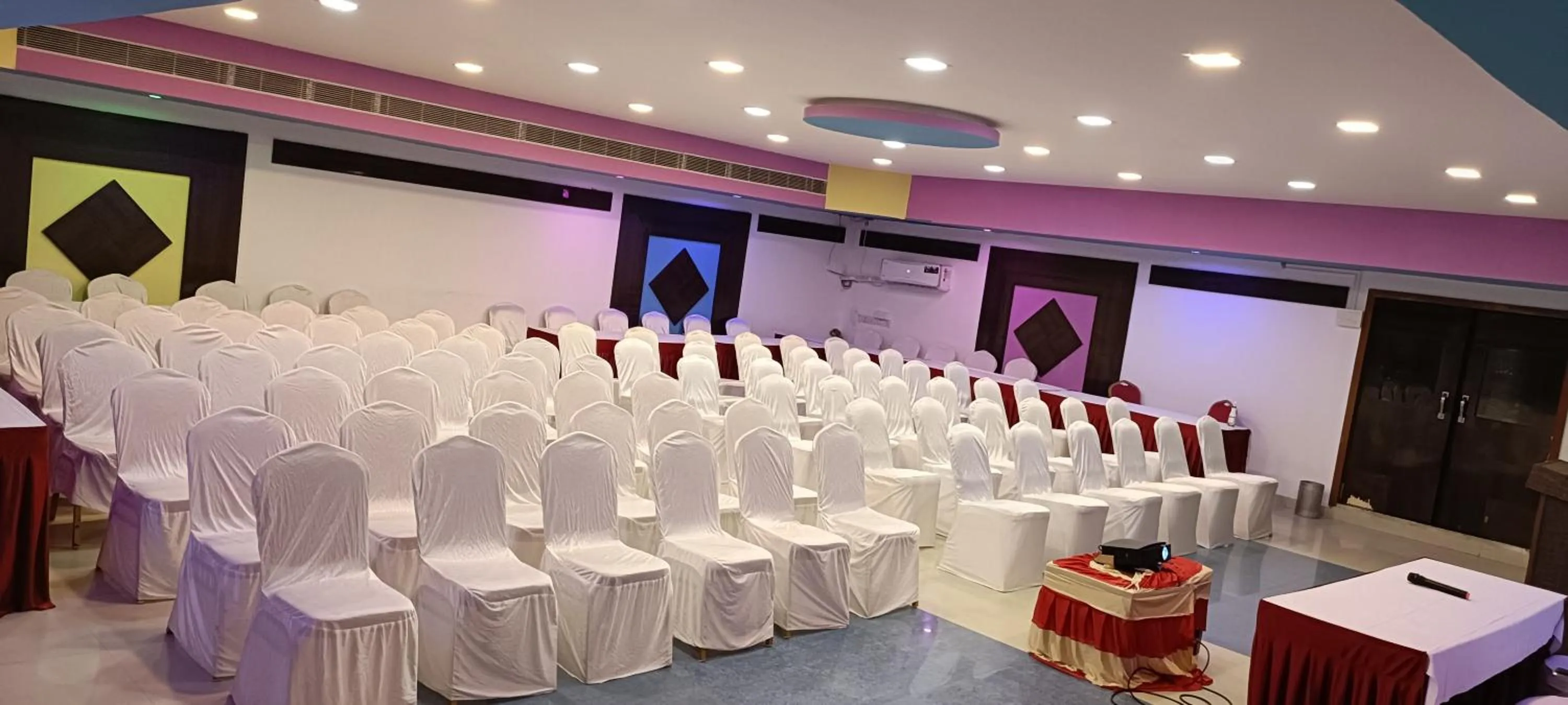 Banquet/Function facilities in GT Grande Hotel-Near US Consulate