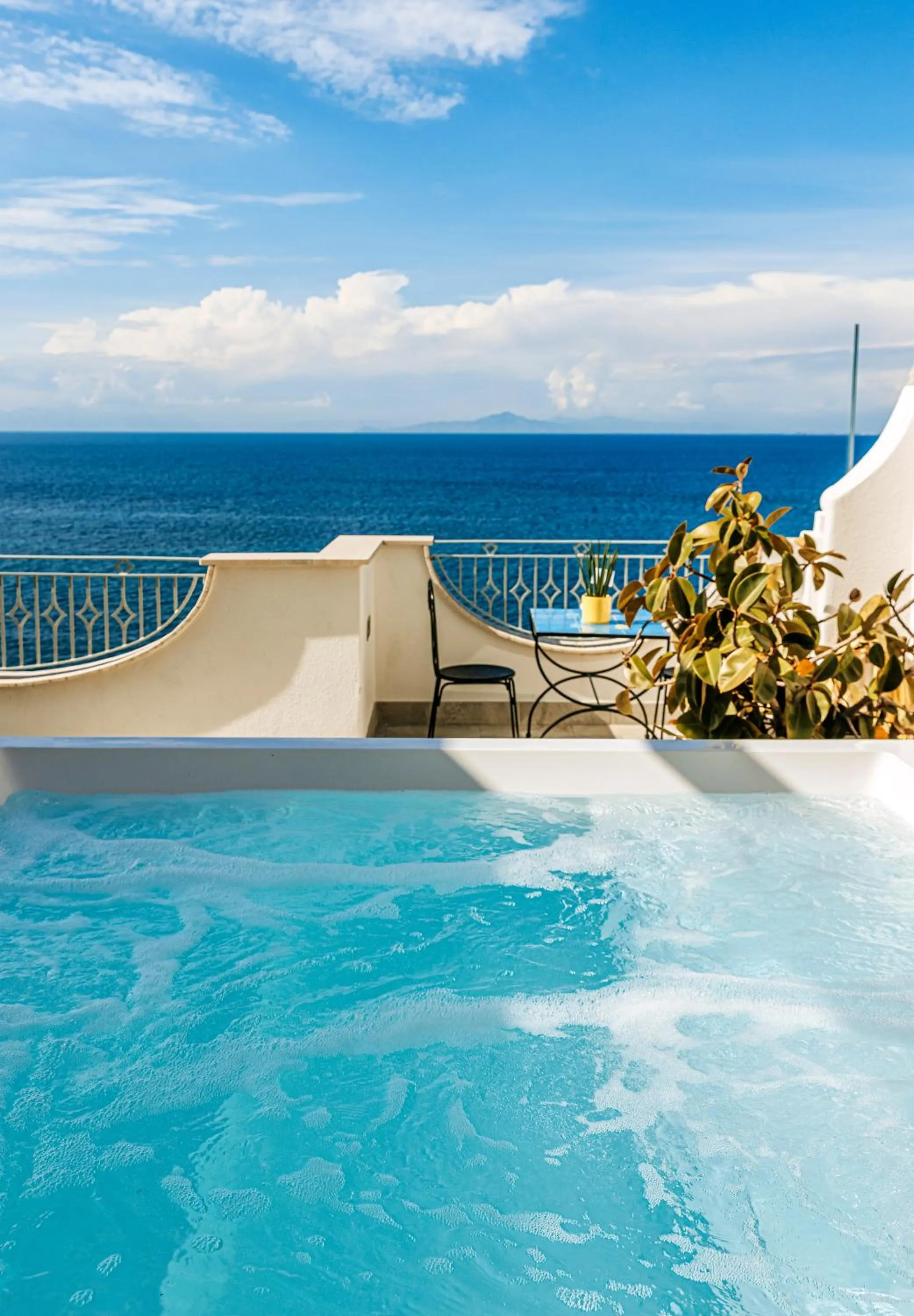 Hot Tub in Hotel La Madonnina