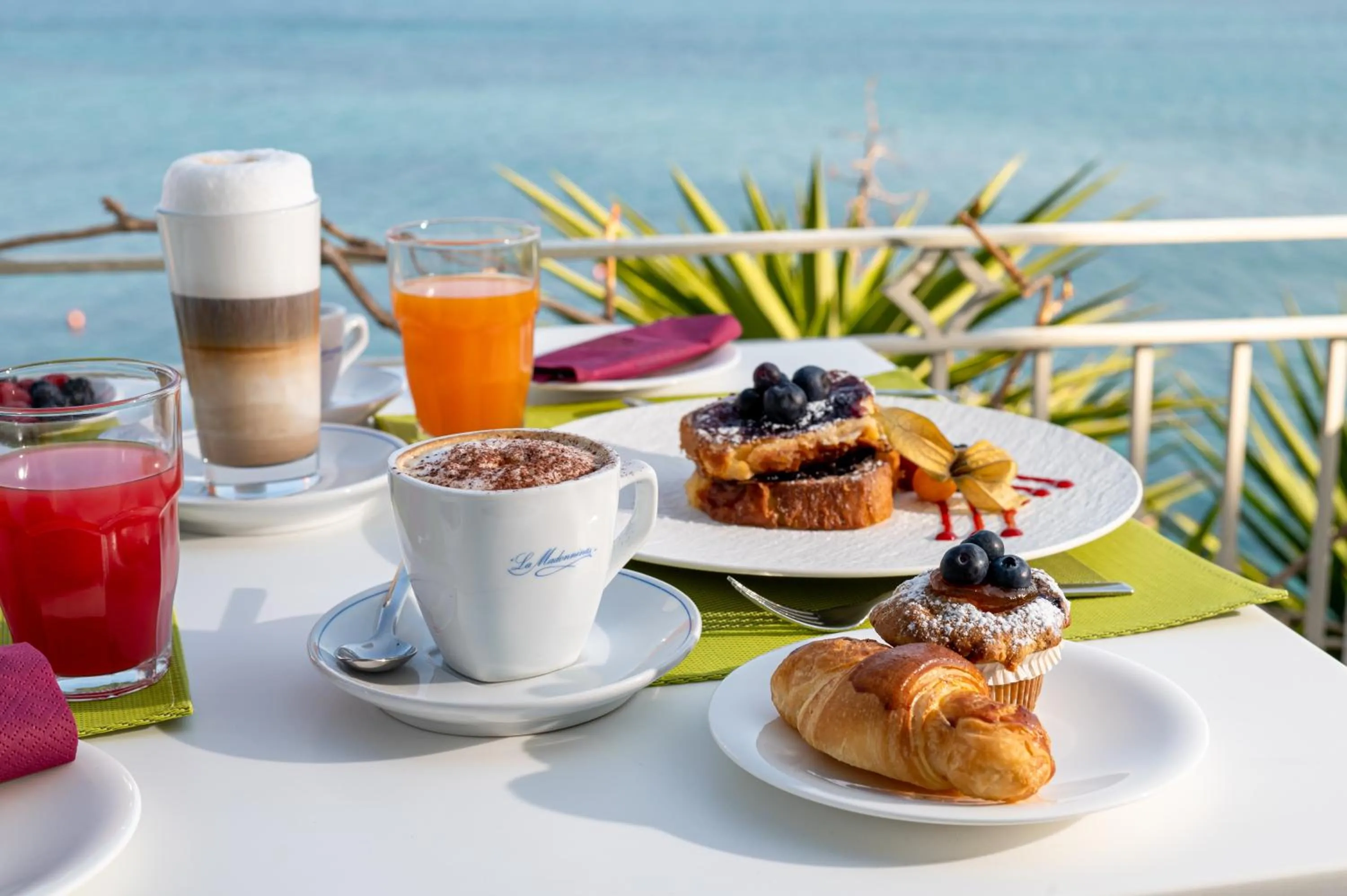 Breakfast in Hotel La Madonnina