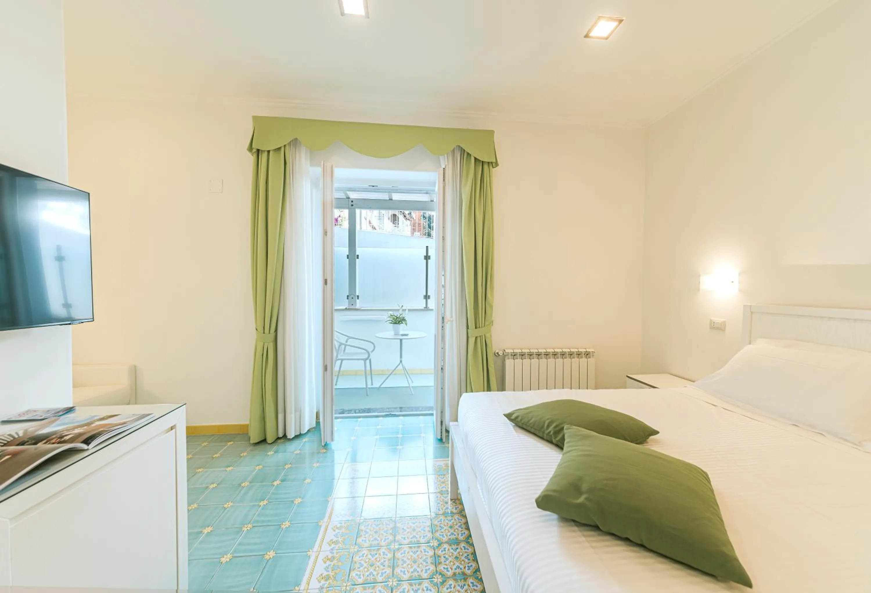 Bedroom, Bed in Hotel La Madonnina