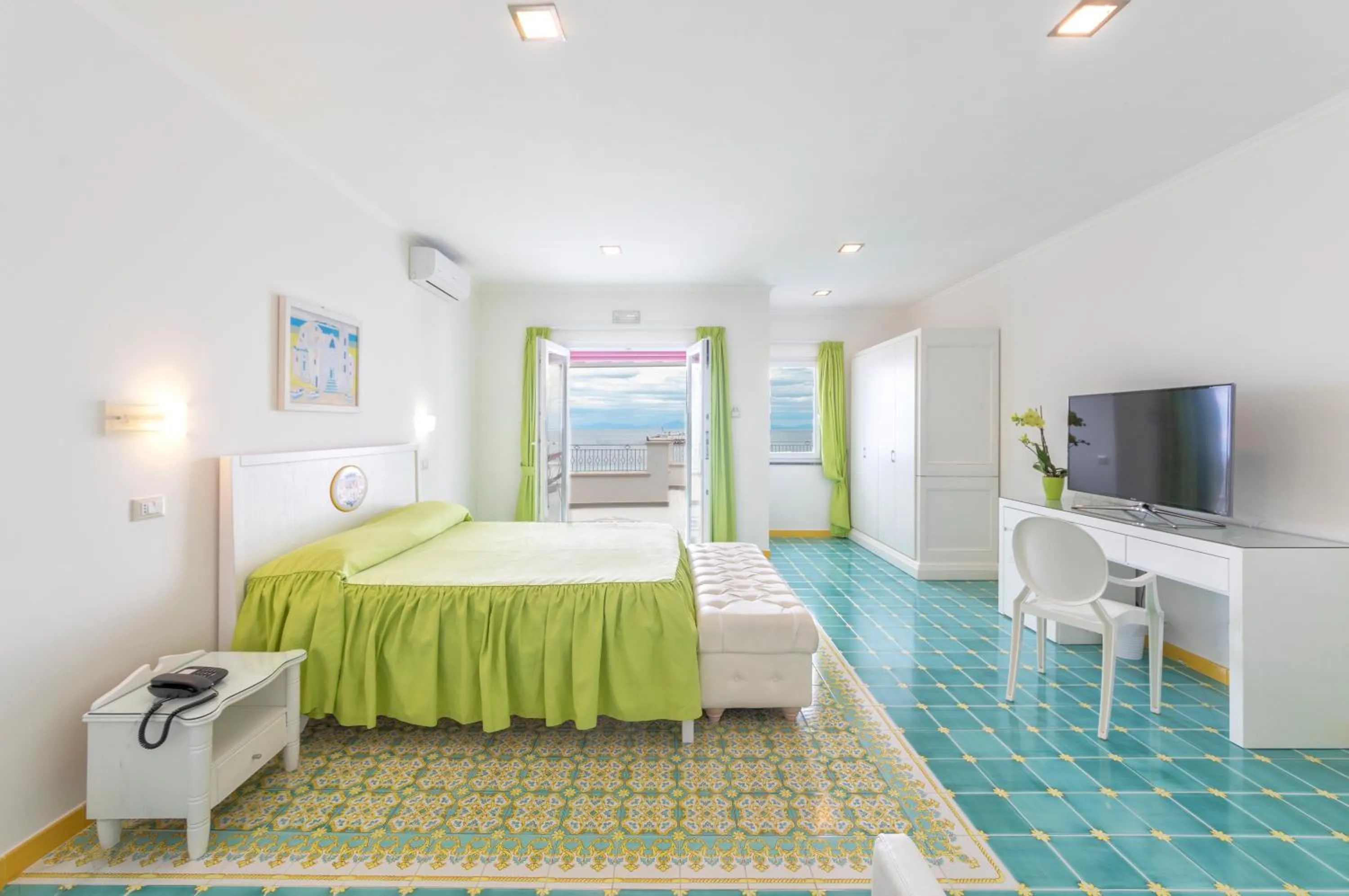 View (from property/room), Bed in Hotel La Madonnina