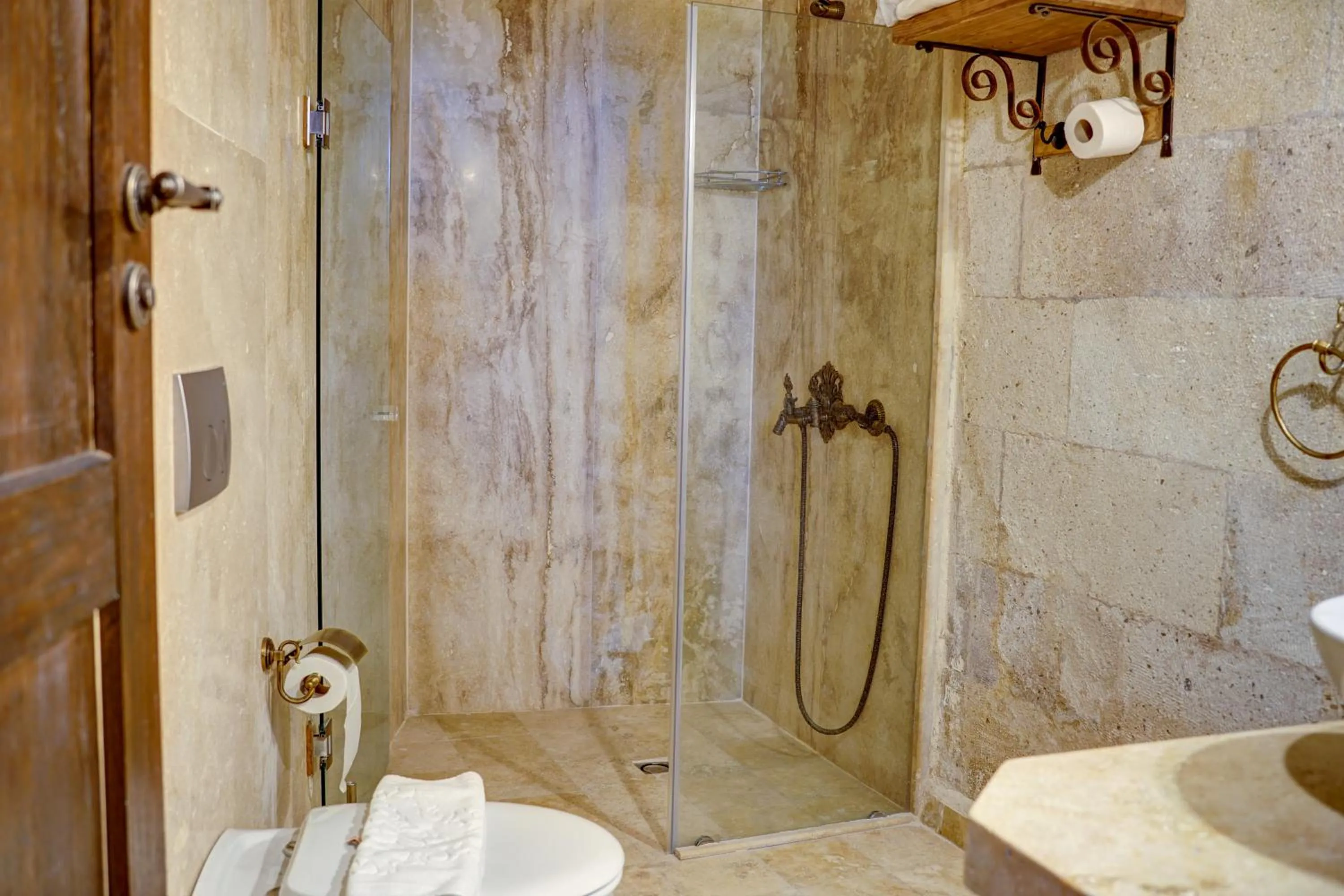 Shower in Karma Cappadocia