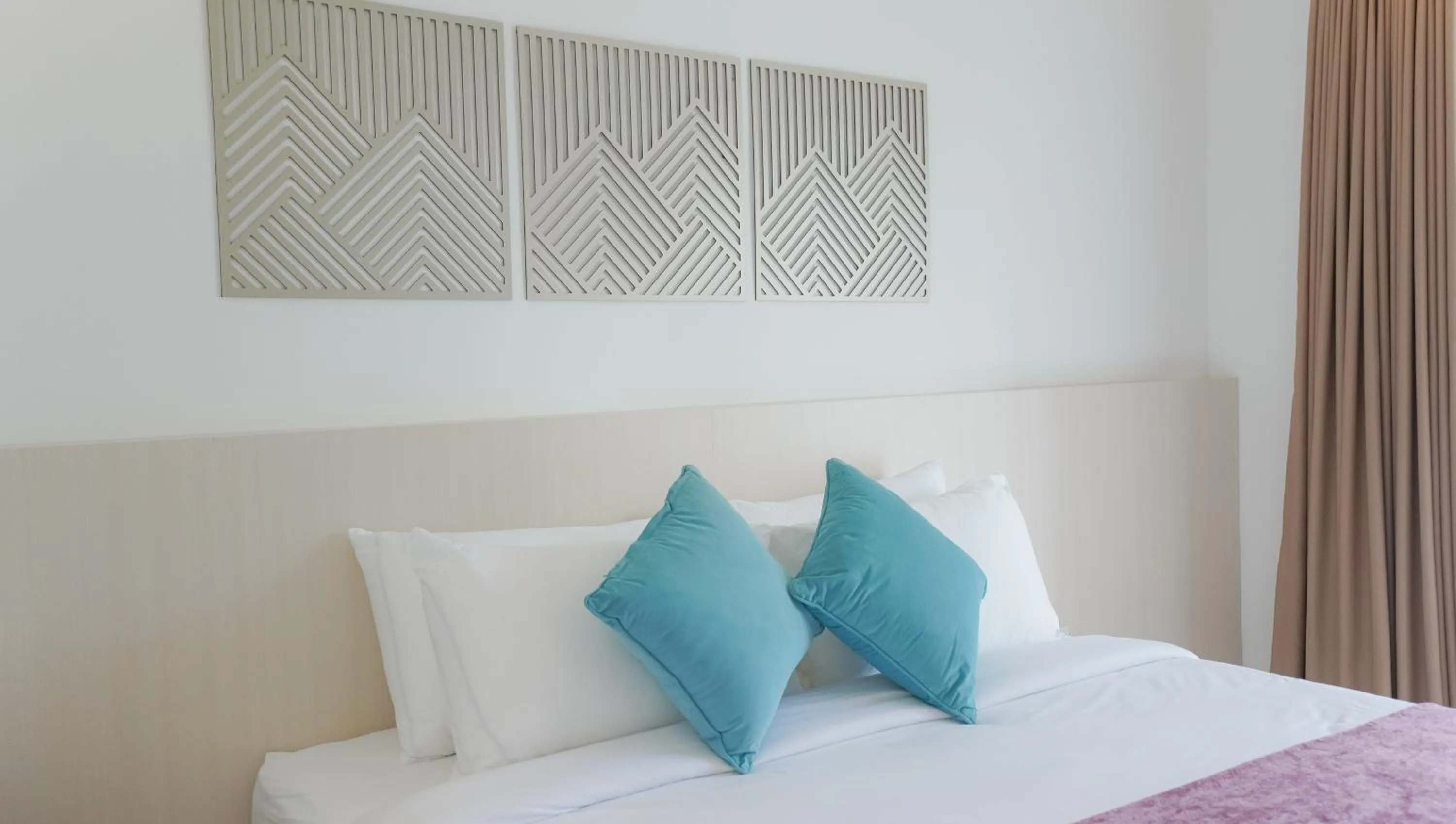 Bedroom, Bed in Palm Springs Bali Dive Resort