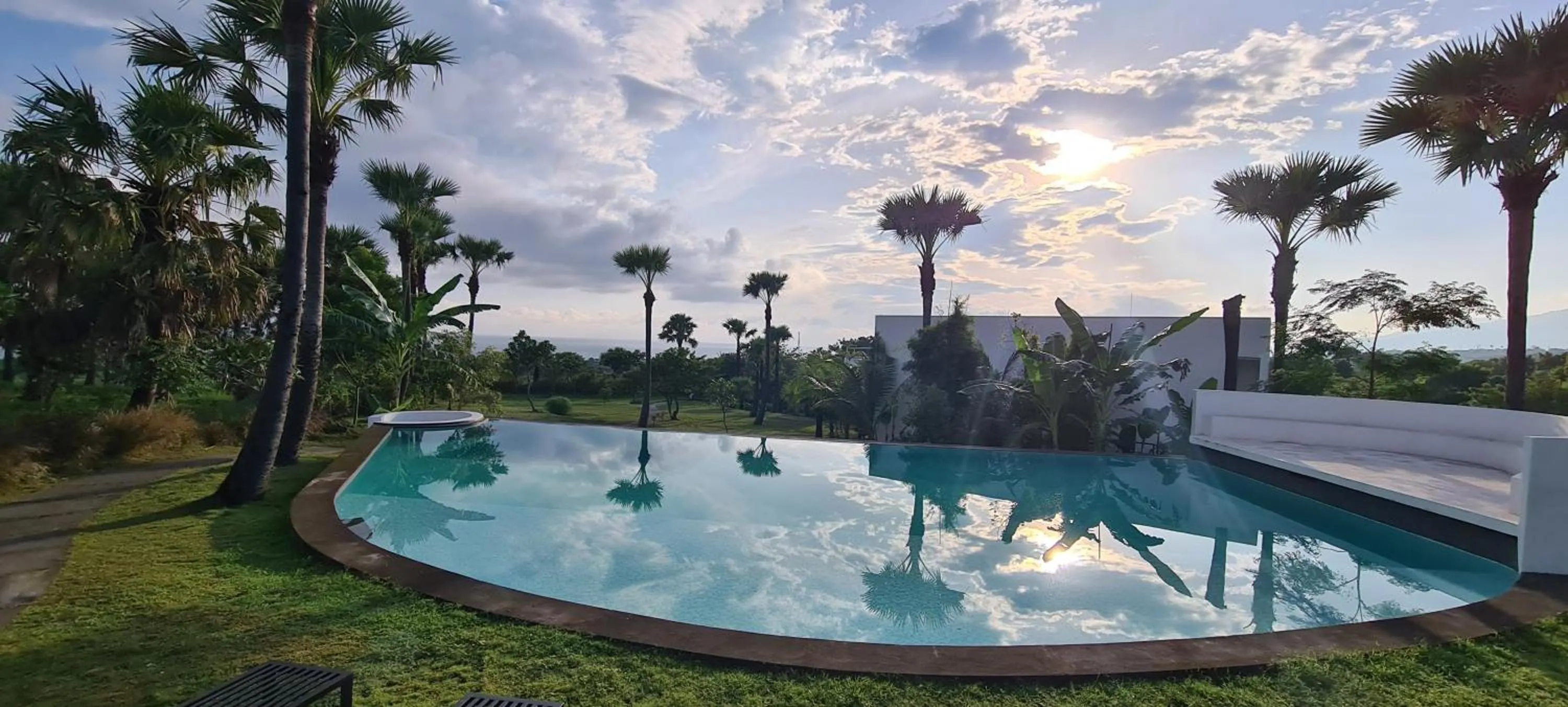Swimming pool in Palm Springs Bali Dive Resort