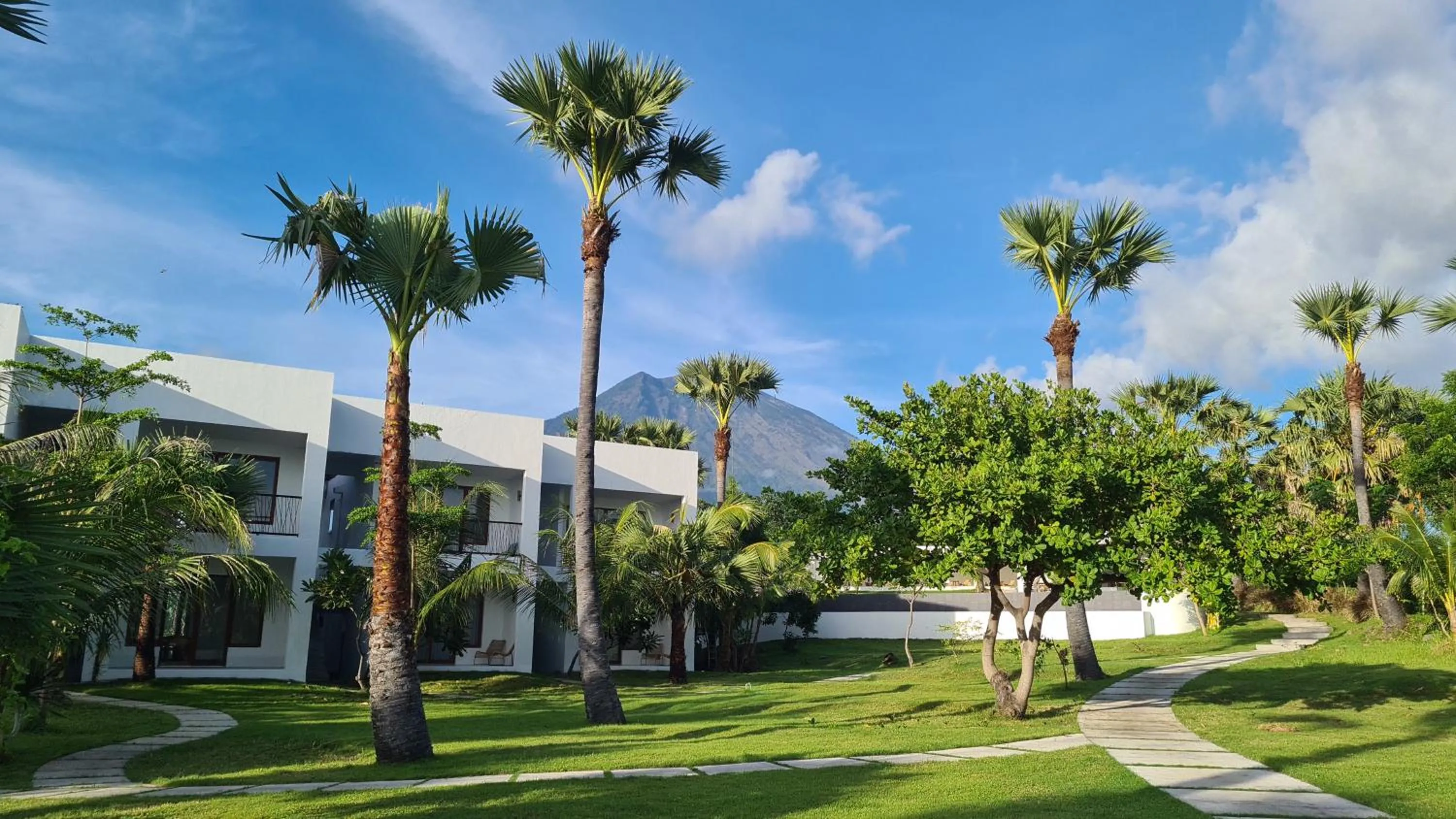 Palm Springs Bali Dive Resort