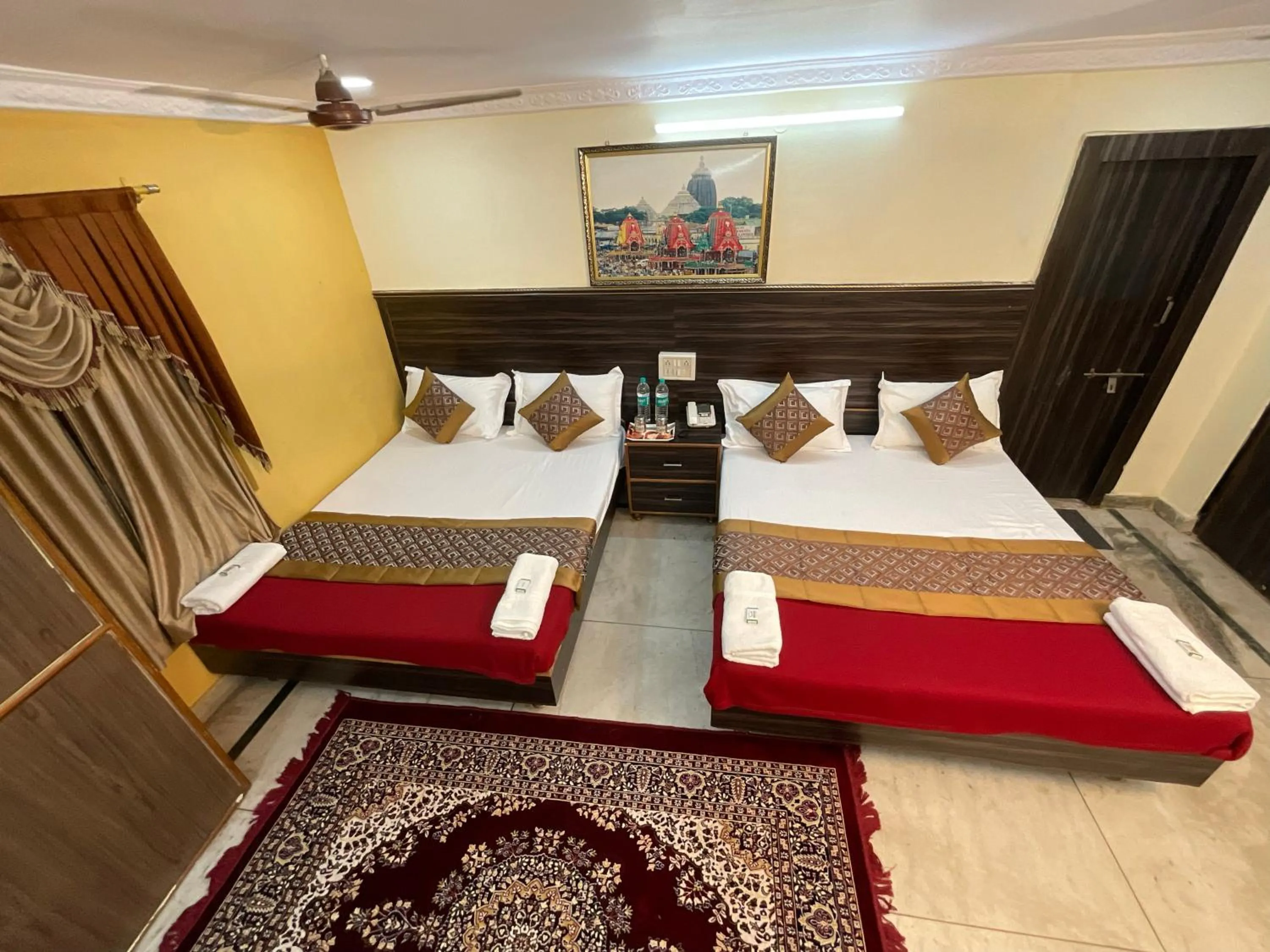 Bedroom, Bed in Vrindavan Comfort Inn