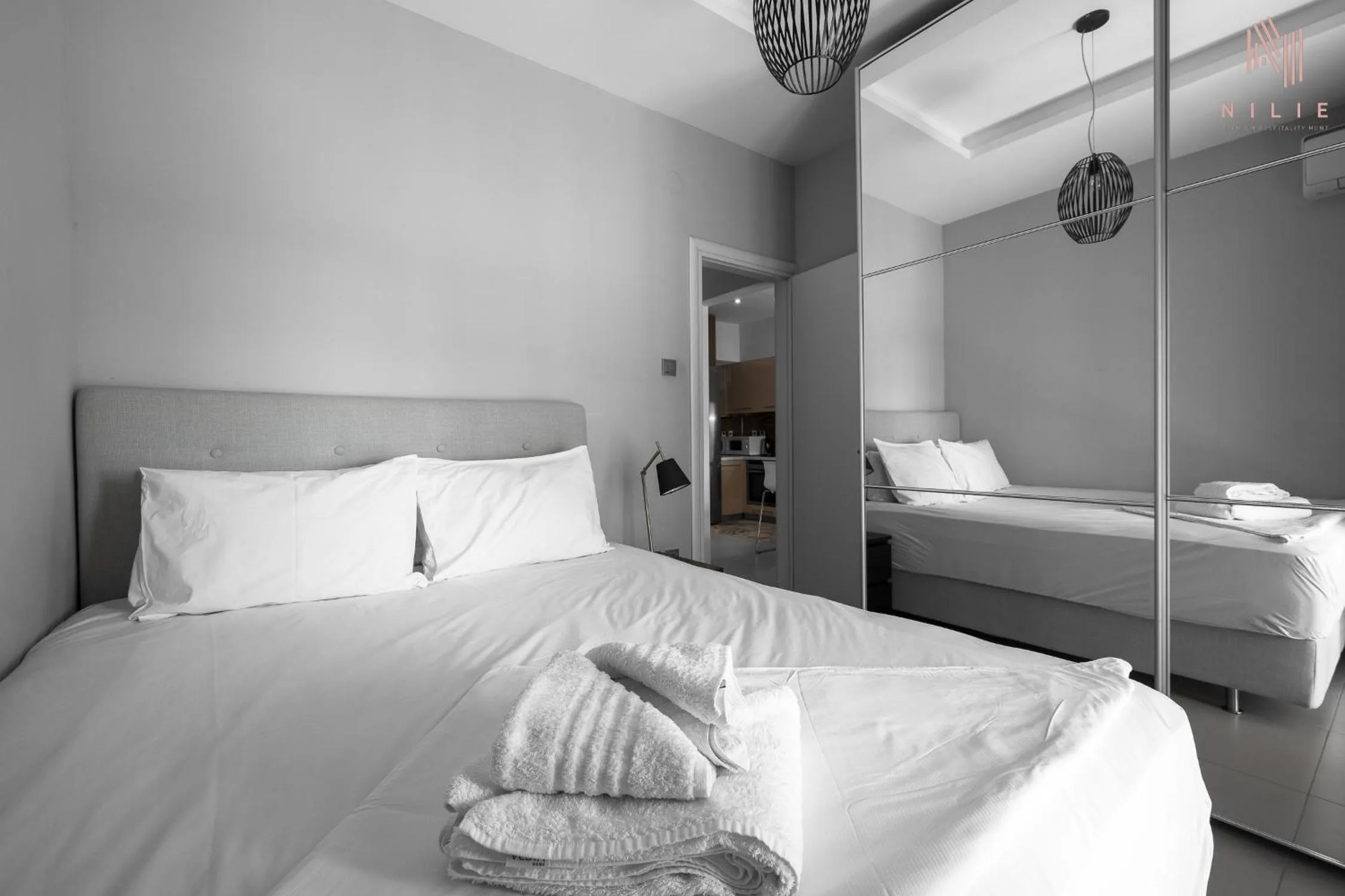 Photo of the whole room, Bed in Awesome Sea View, Nilie Hospitality MGMT