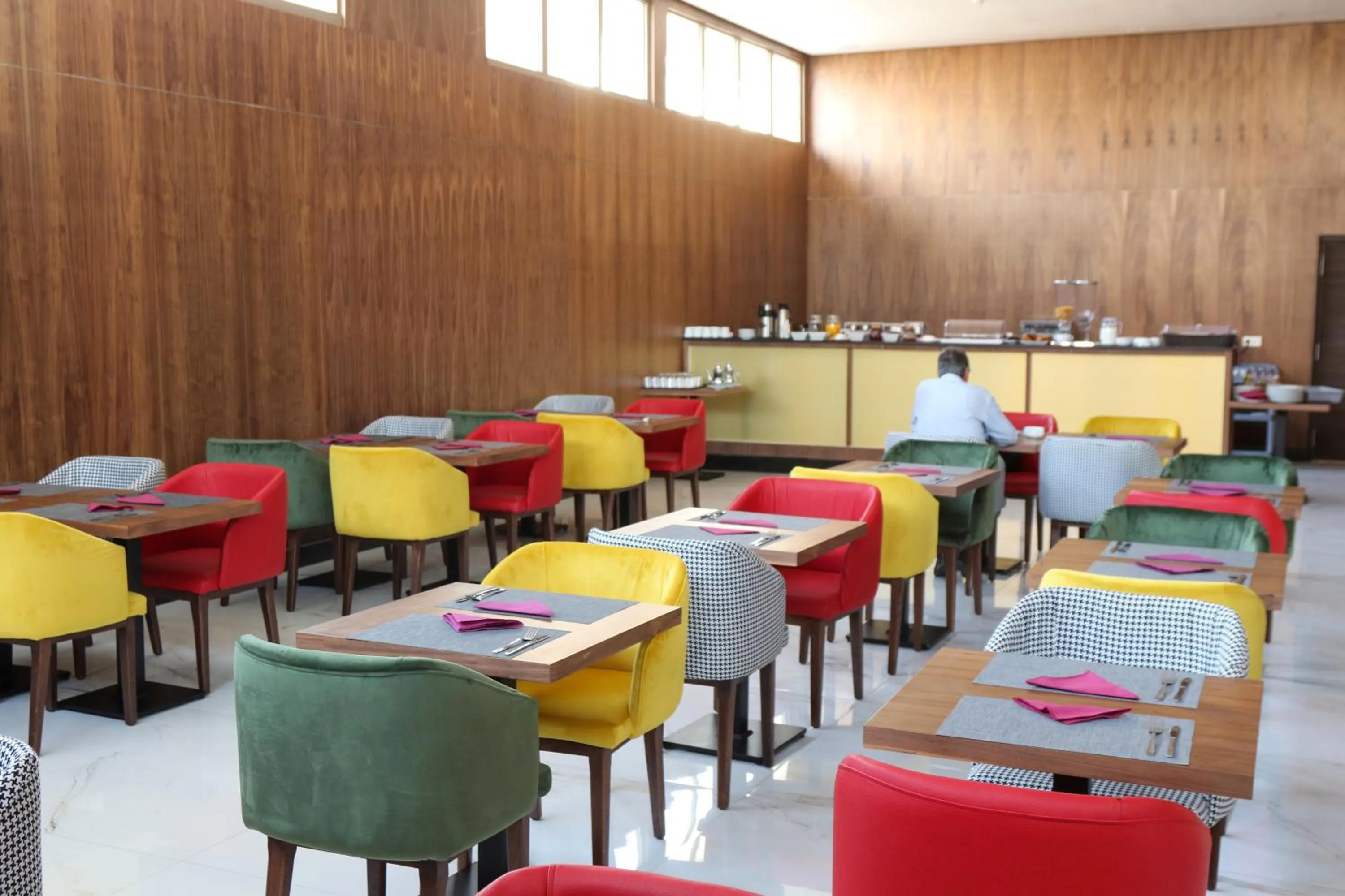 Restaurant/places to eat in Dakhla Boarding Hotel & Restaurant