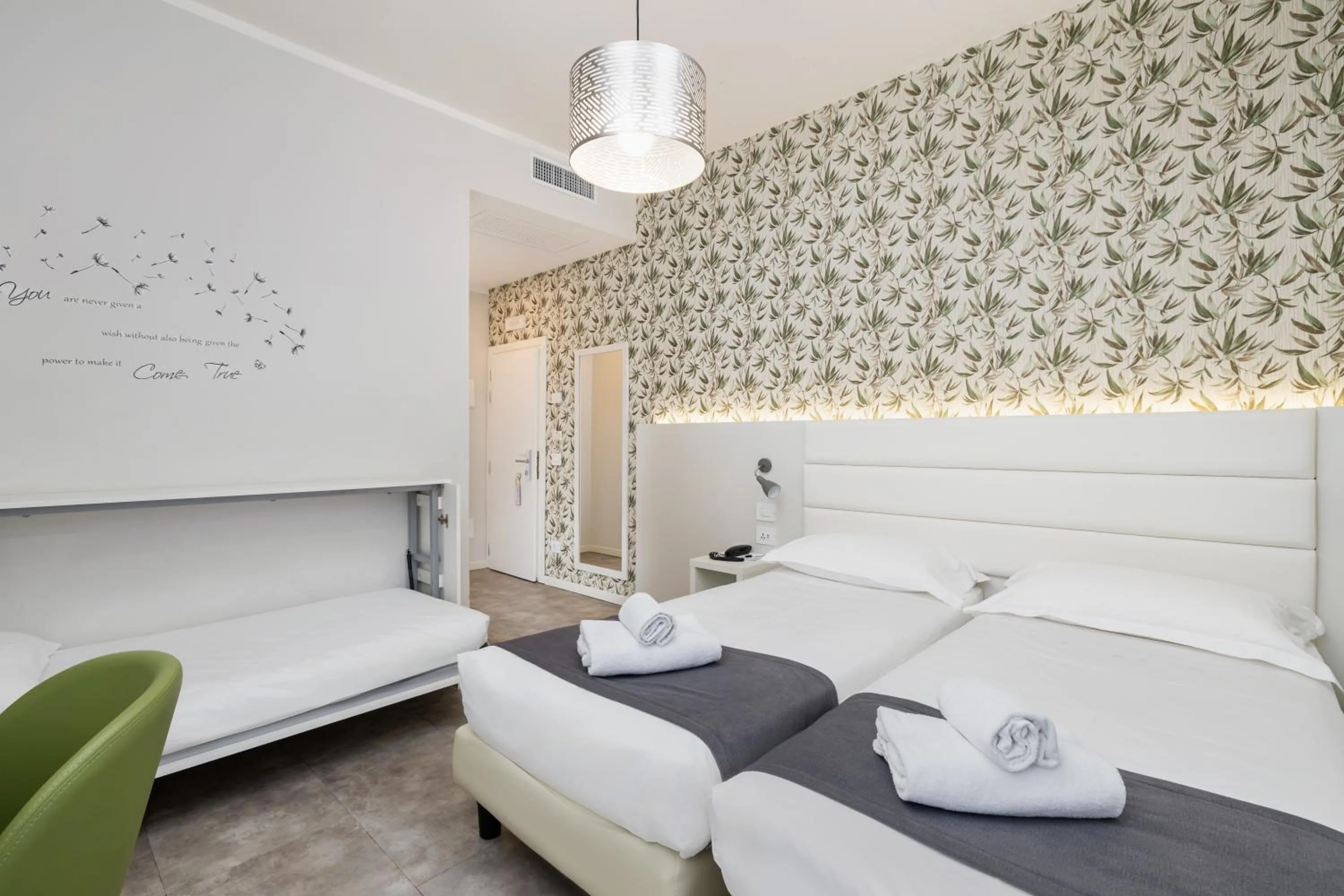 Bed in Hotel Maggiore