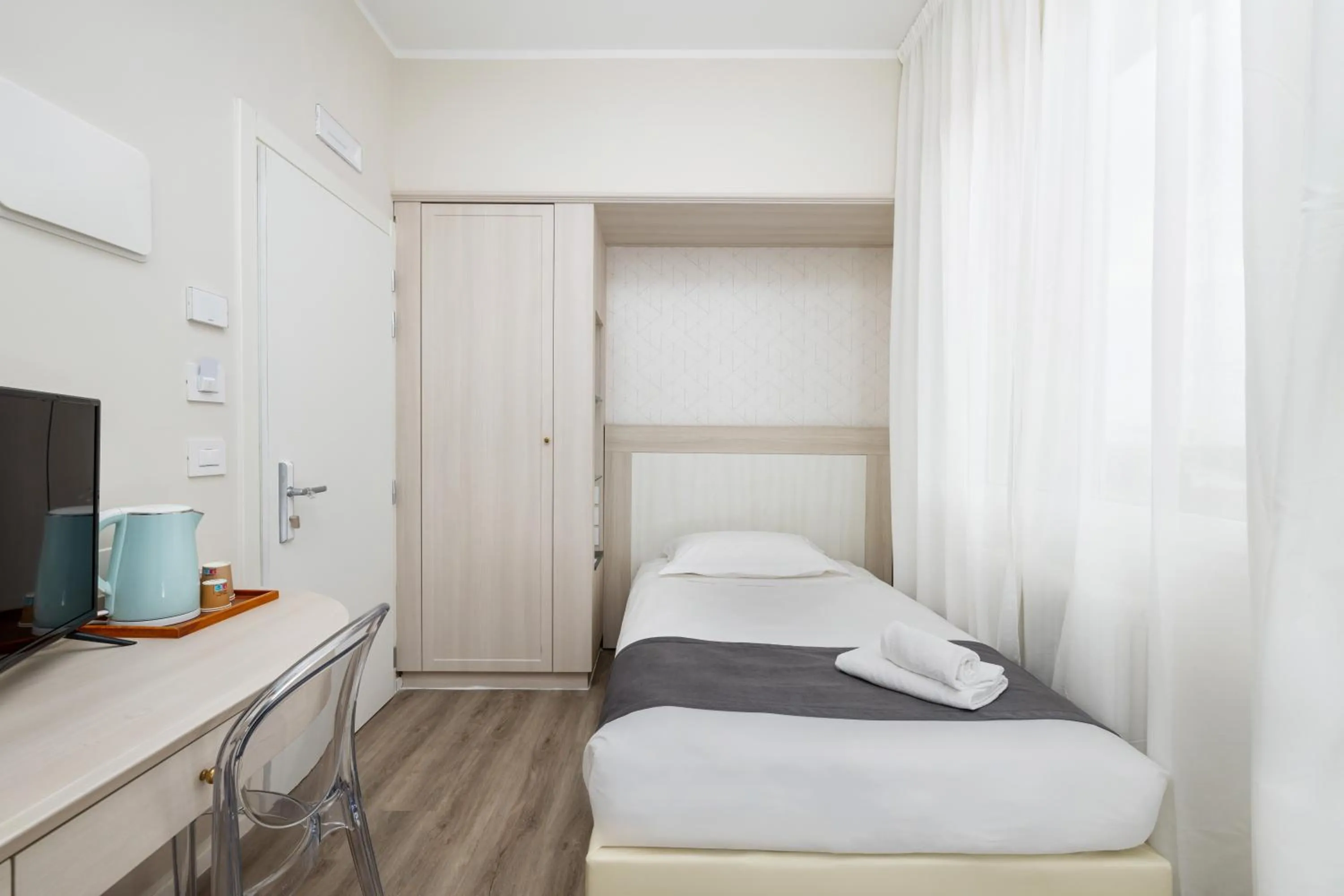 Bedroom, Bed in Hotel Maggiore