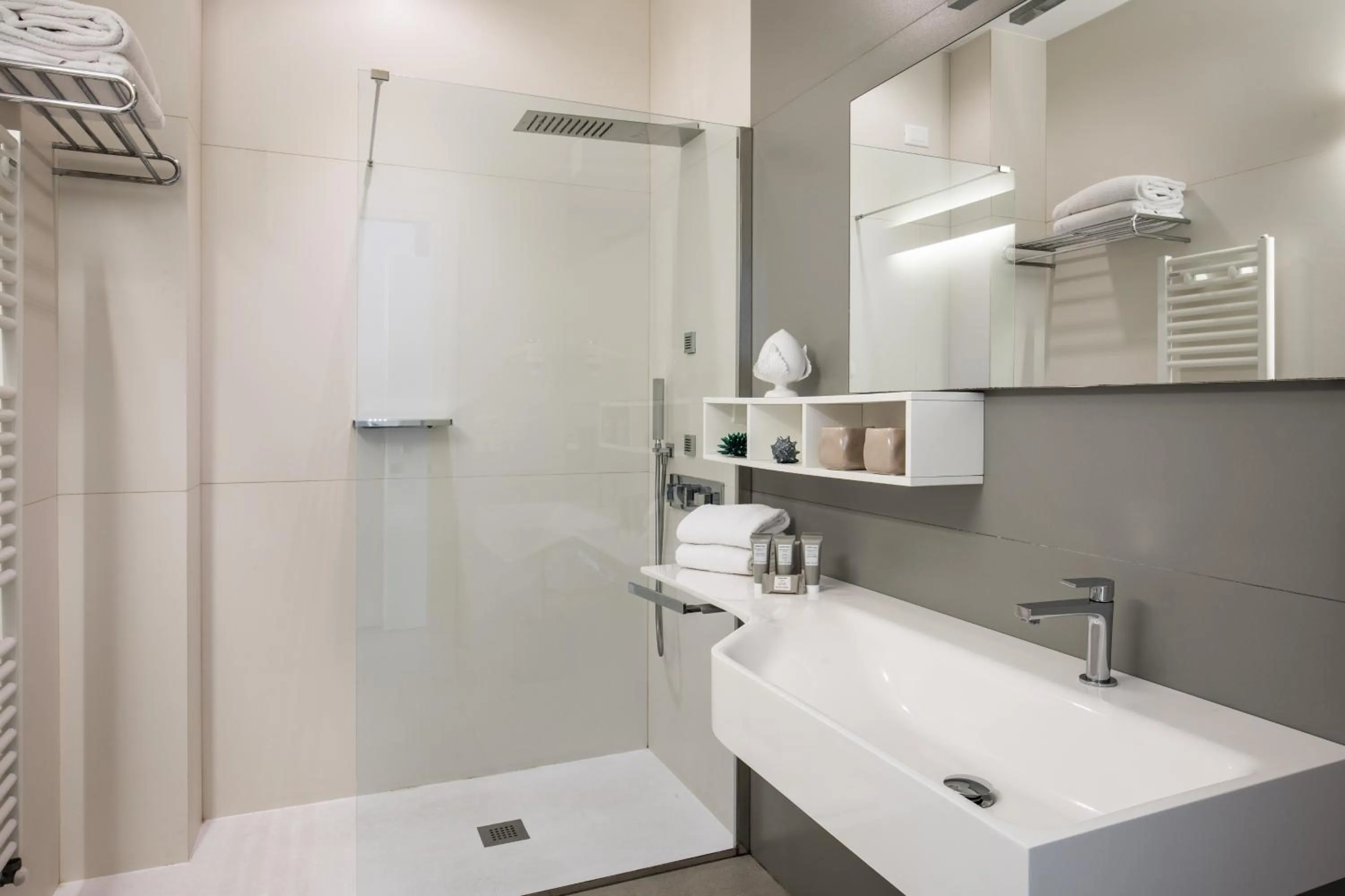 Bathroom in Giardino Dei Pini - Boutique Hotel