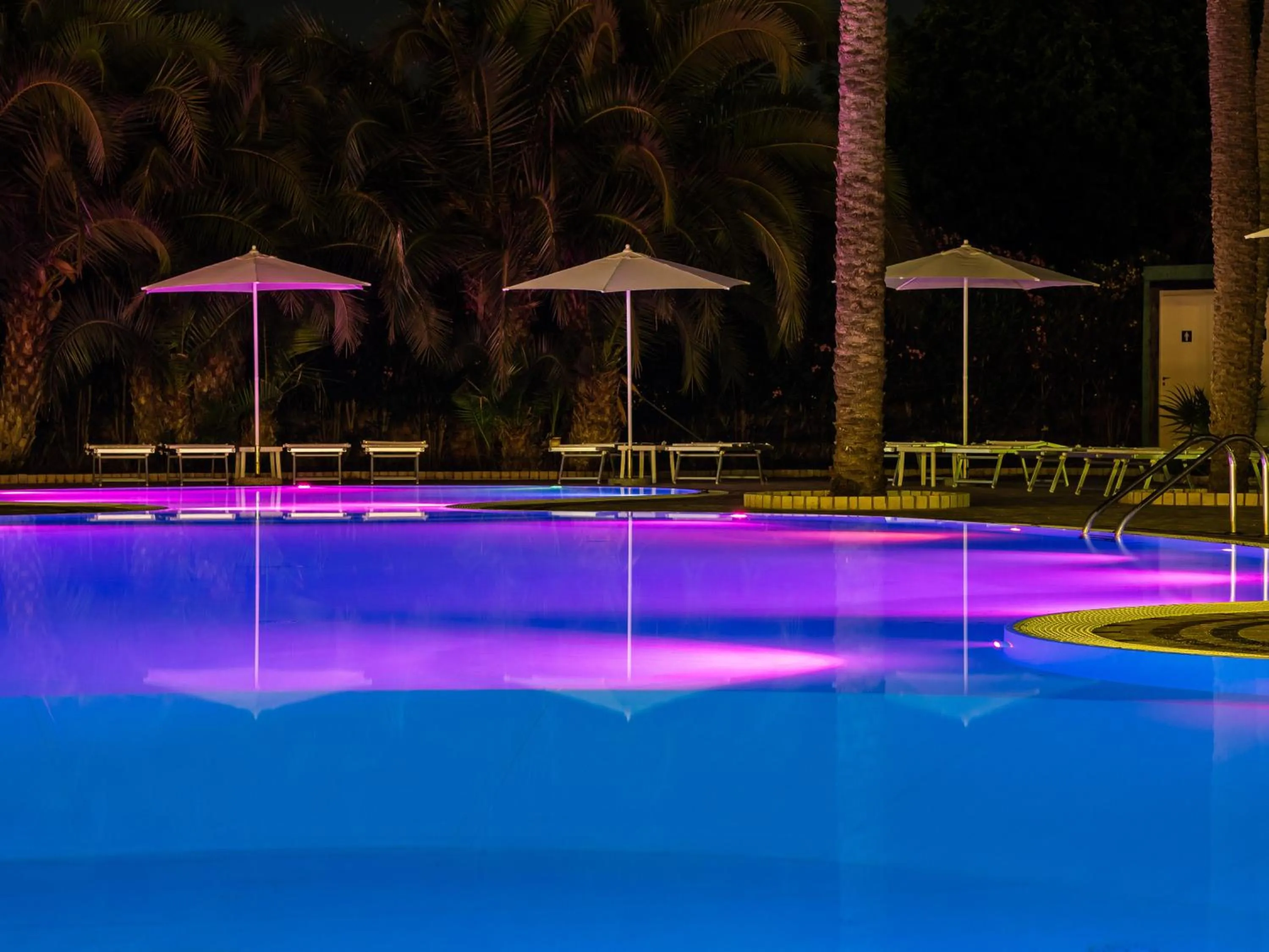 Swimming pool in Giardino Dei Pini - Boutique Hotel