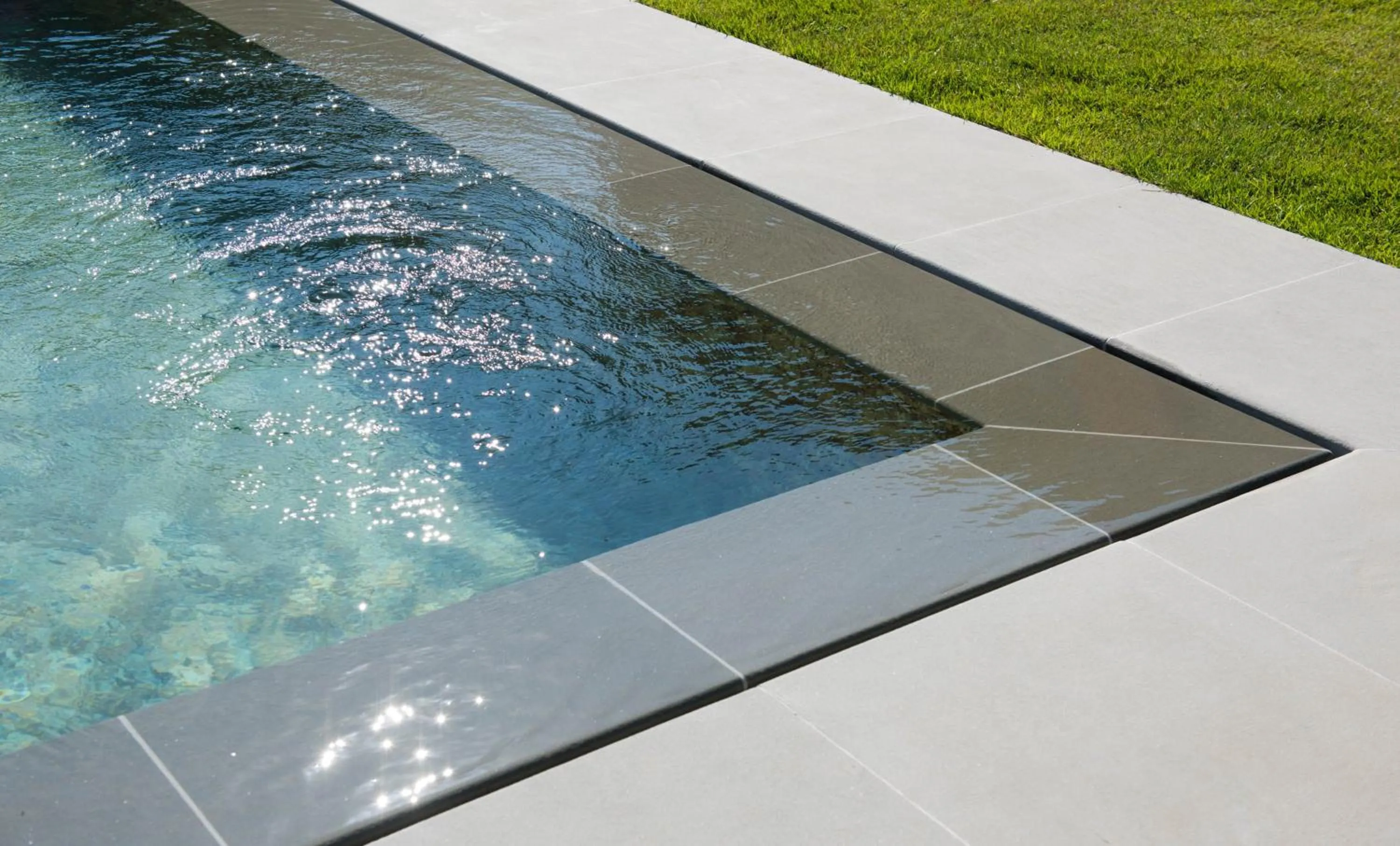 Swimming pool in Romantic Hotel & Restaurant Villa Cheta Elite