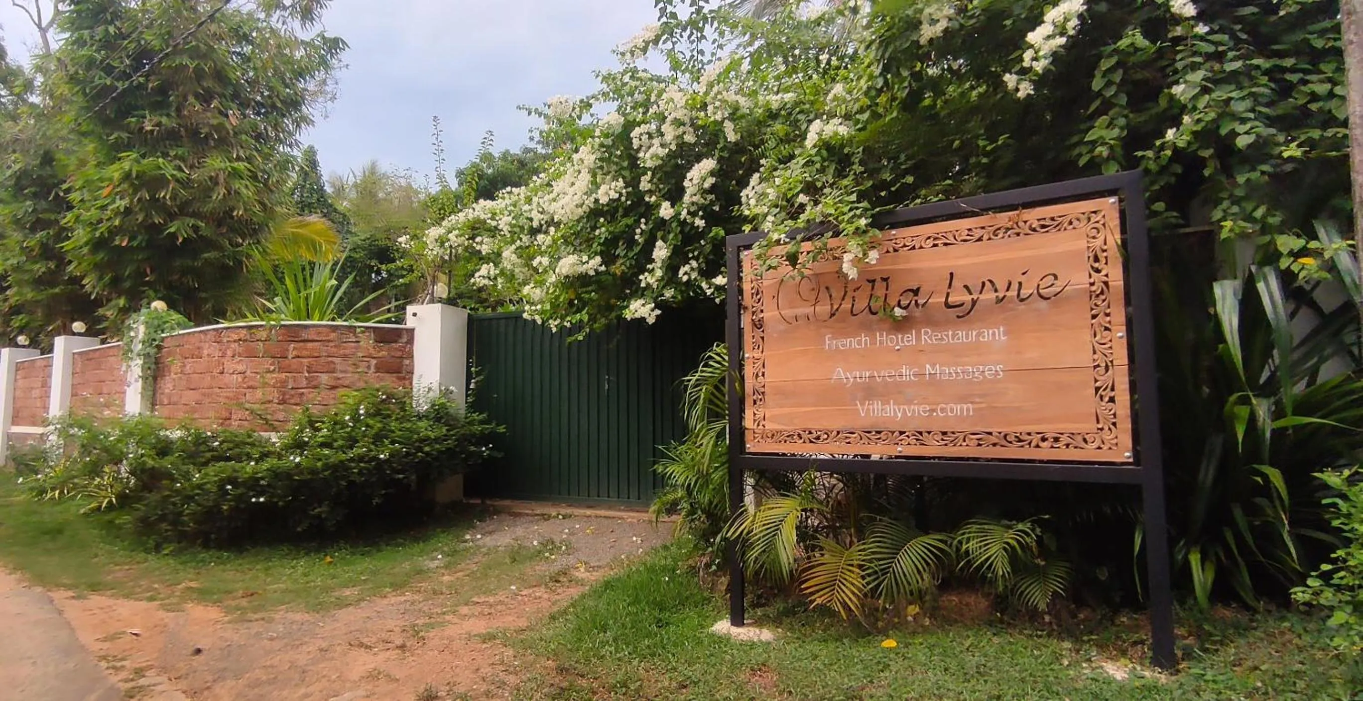 Facade/entrance in Villa Lyvie ayurvedic hotel