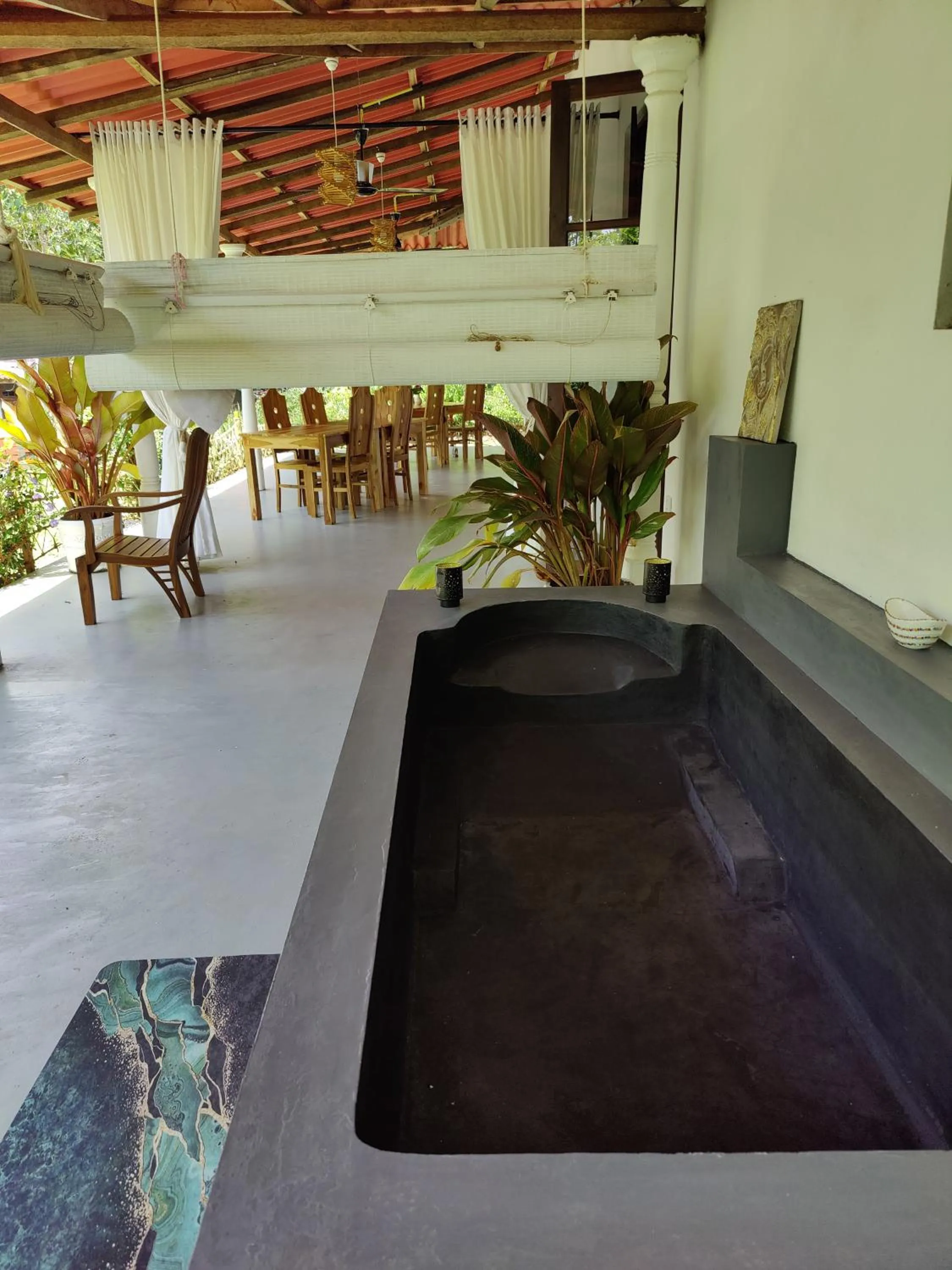 Open Air Bath in Villa Lyvie ayurvedic hotel