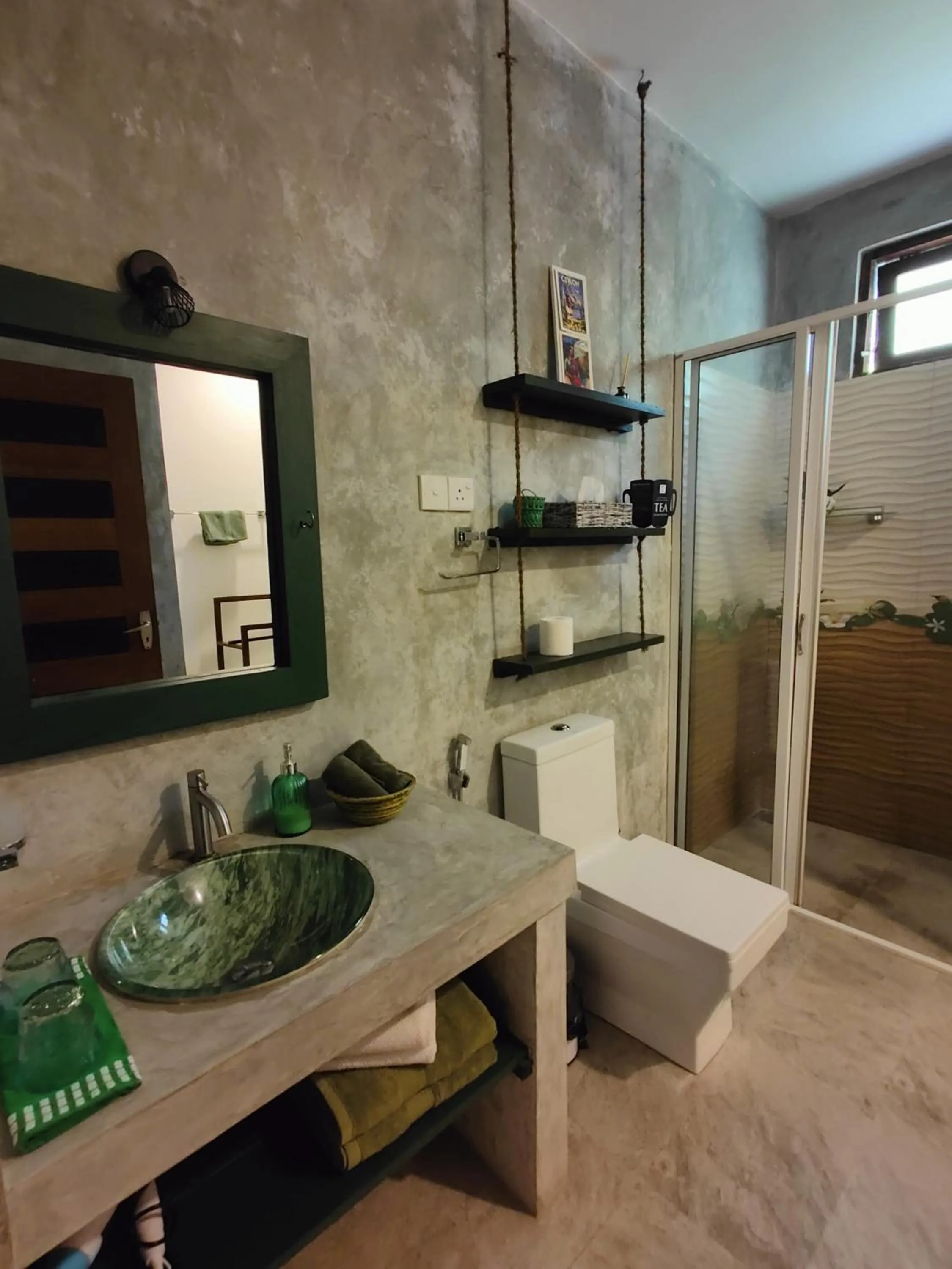 Shower in Villa Lyvie ayurvedic hotel