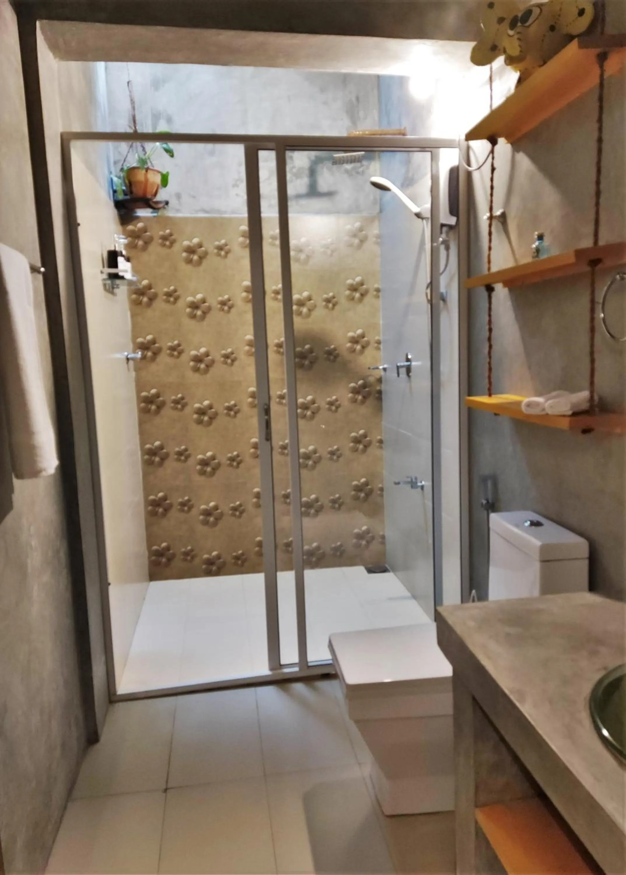 Bathroom in Villa Lyvie ayurvedic hotel