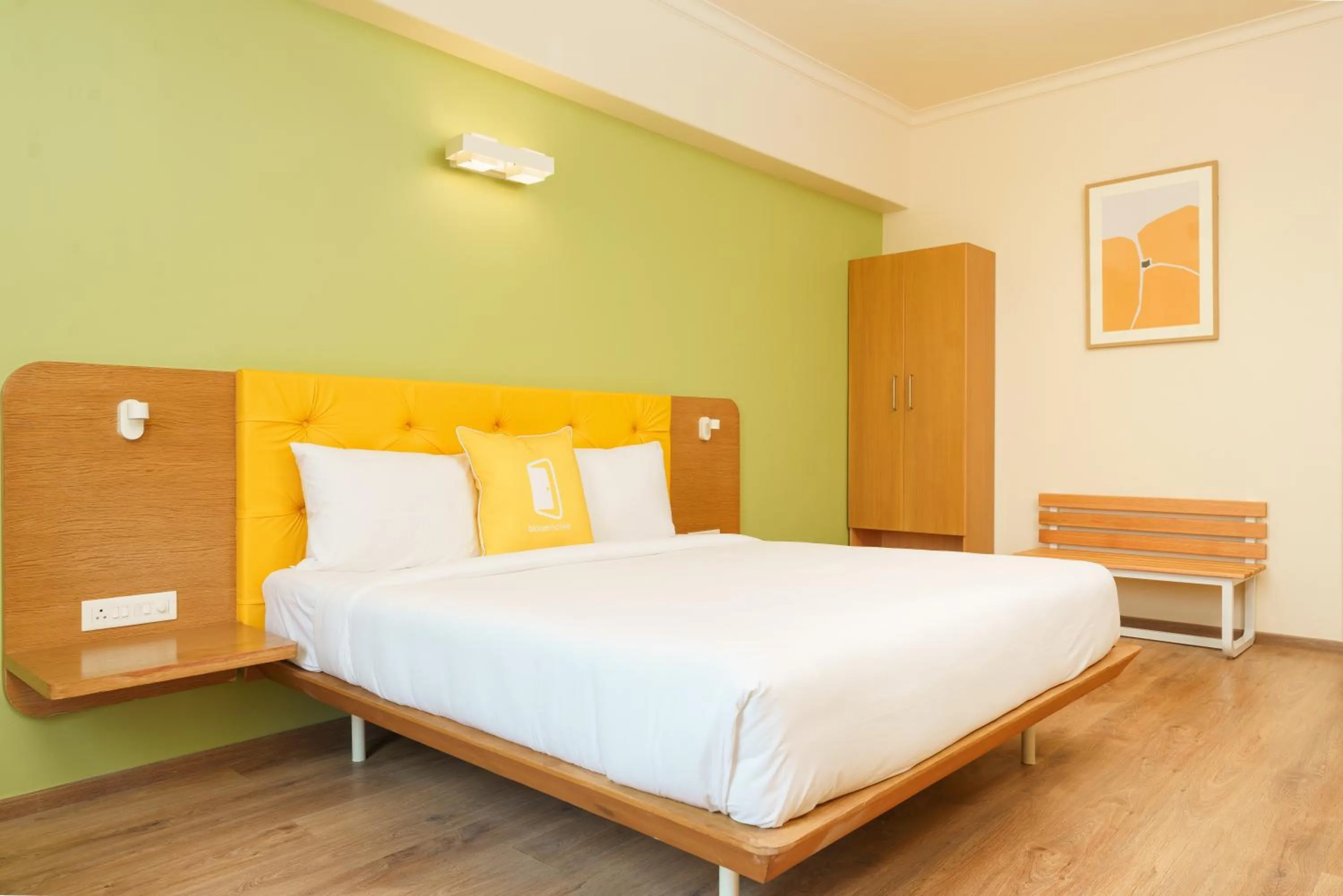 Bedroom, Bed in Bloom Hotel - Sector 62