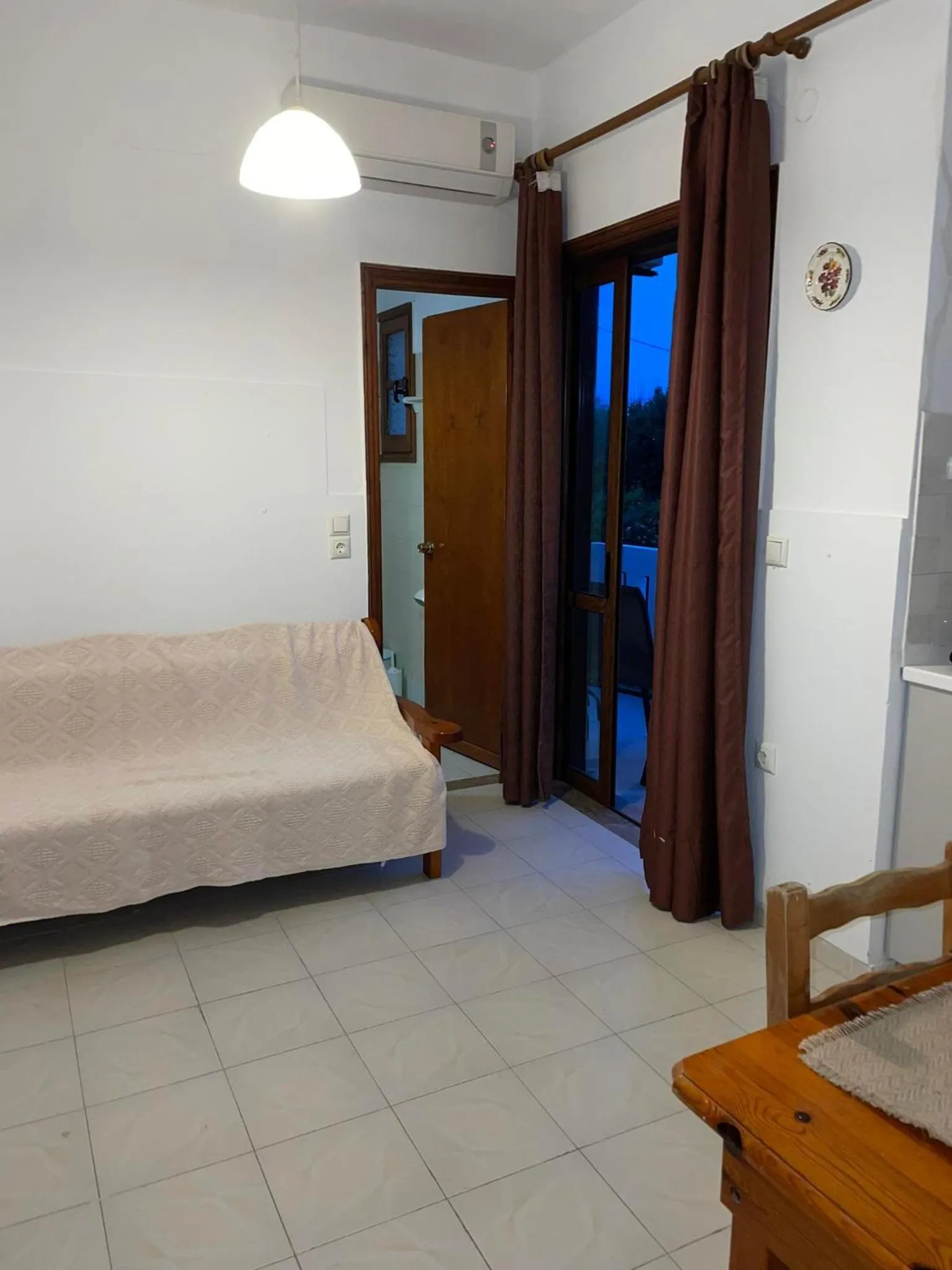 Photo of the whole room in Livadia Studios