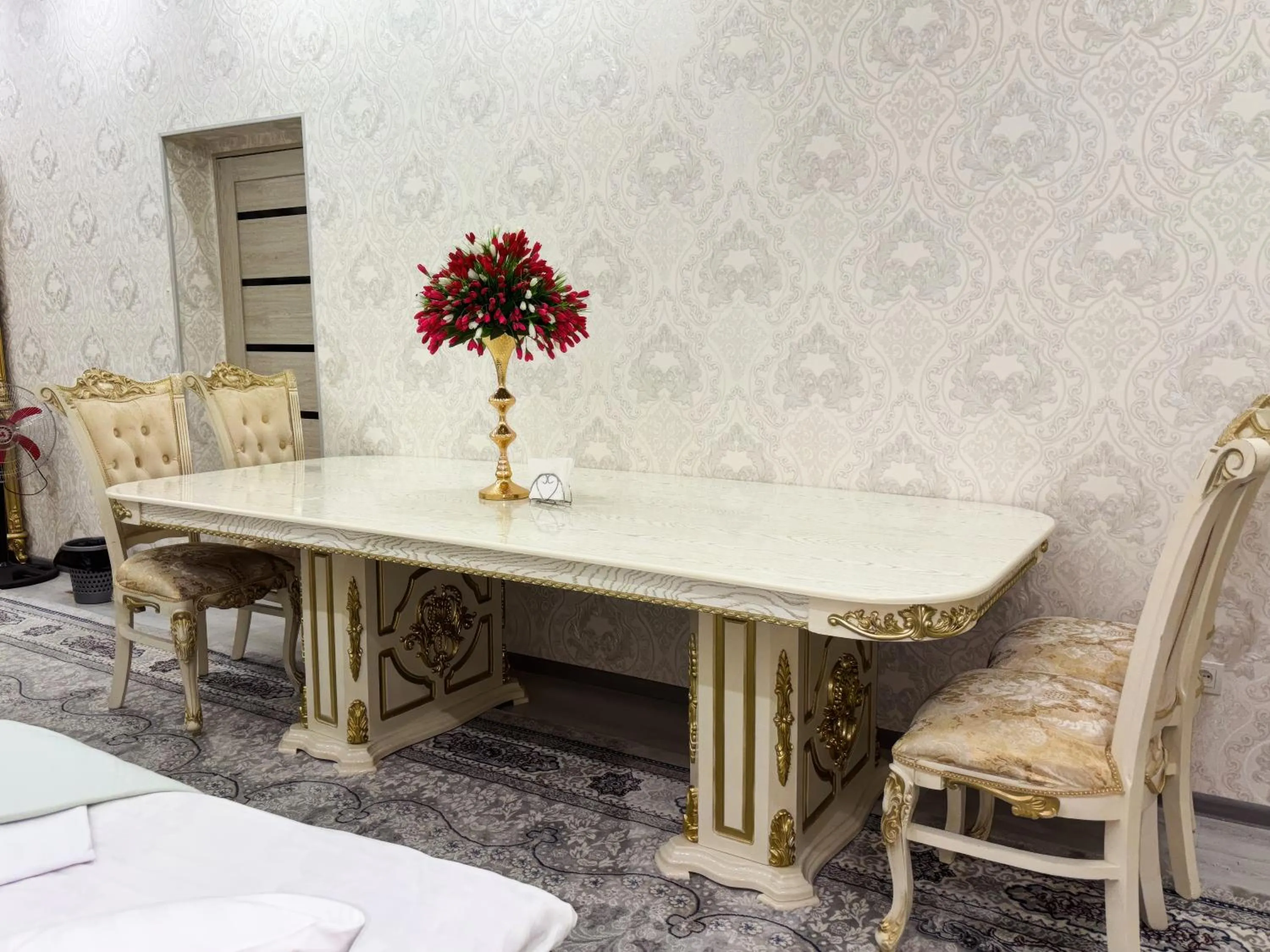 Dining area in Fayzli GuestHouse