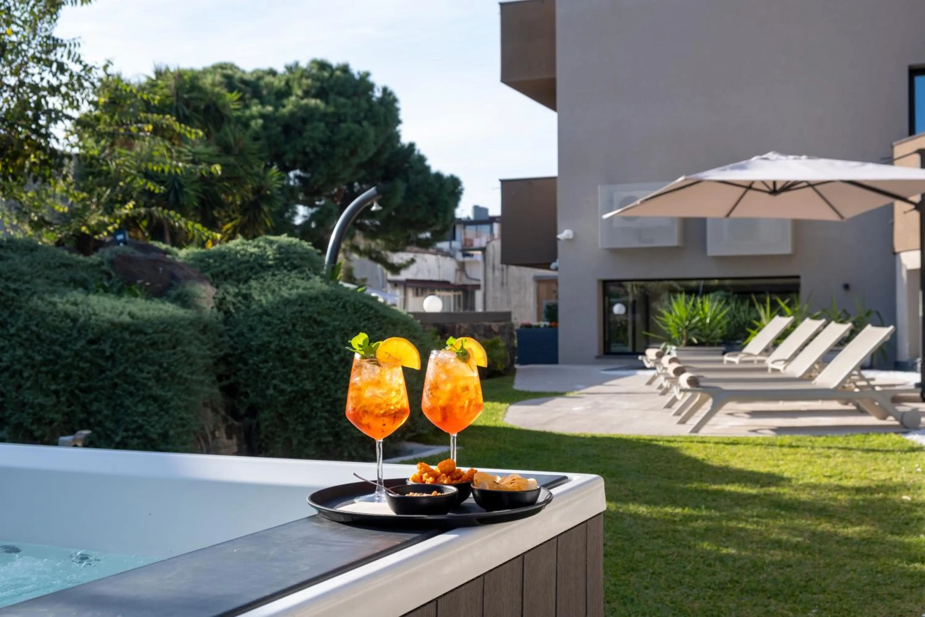 Hot Tub in Ollen apartments