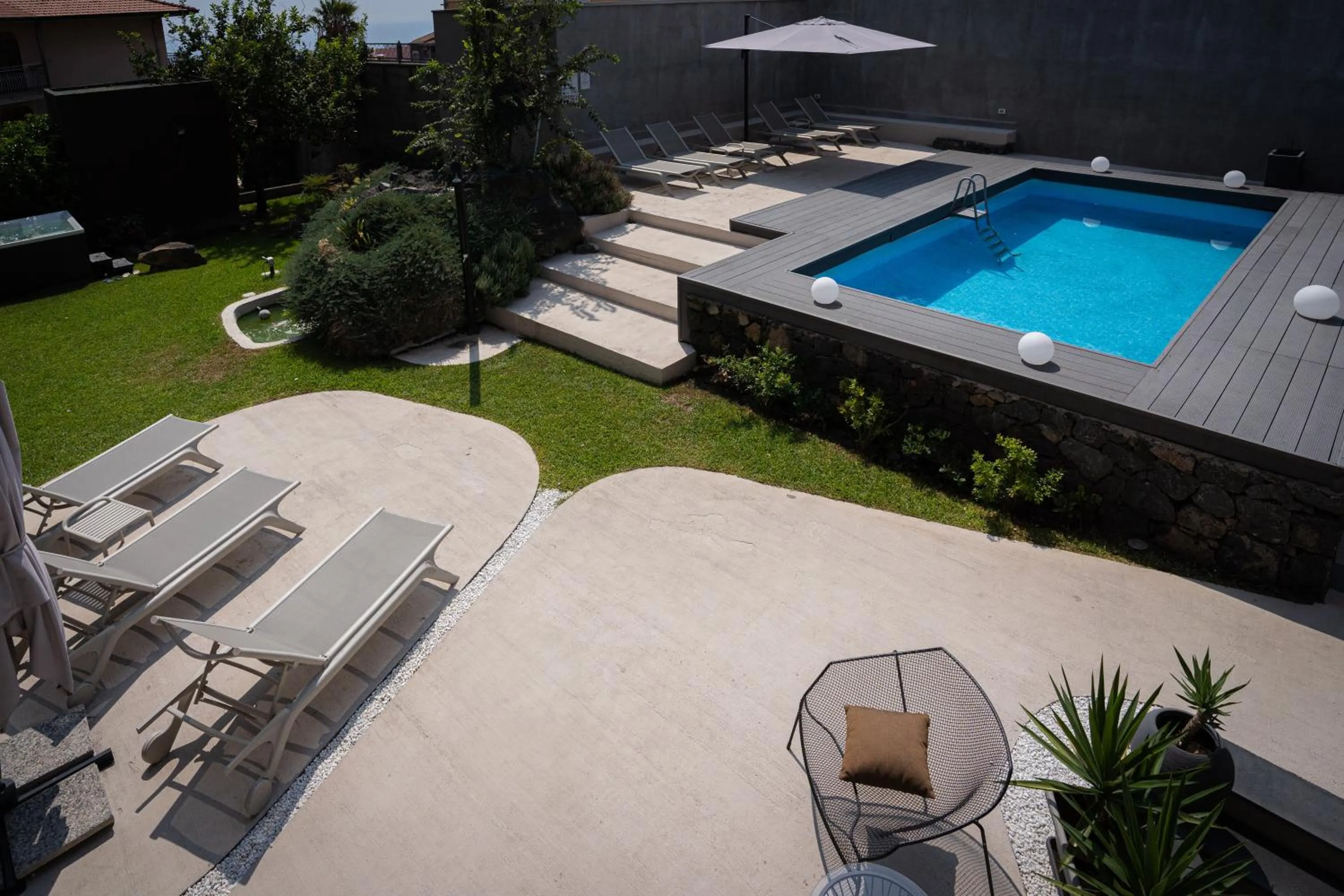 Swimming pool in Ollen apartments