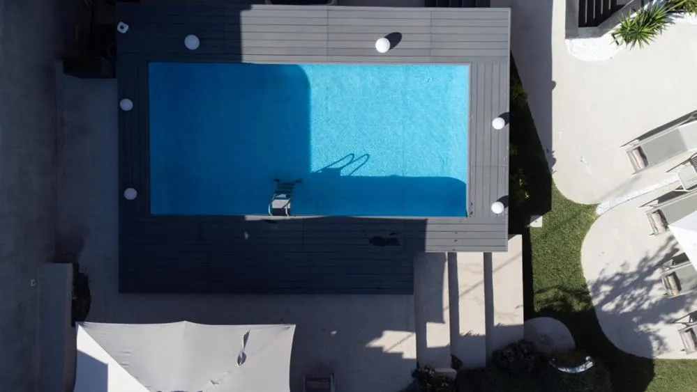 Pool view in Ollen apartments