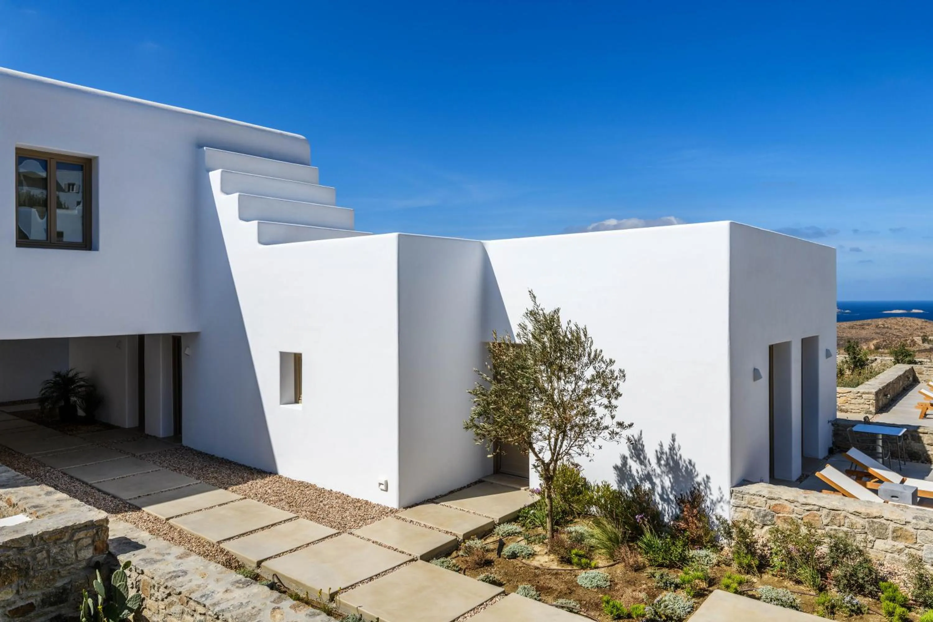 Garden in Camarades Mykonos