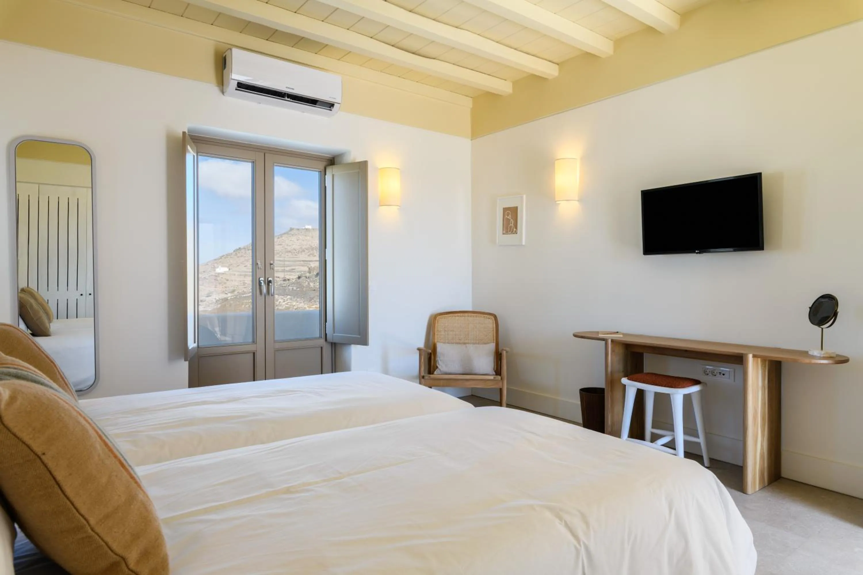 Bed in Camarades Mykonos