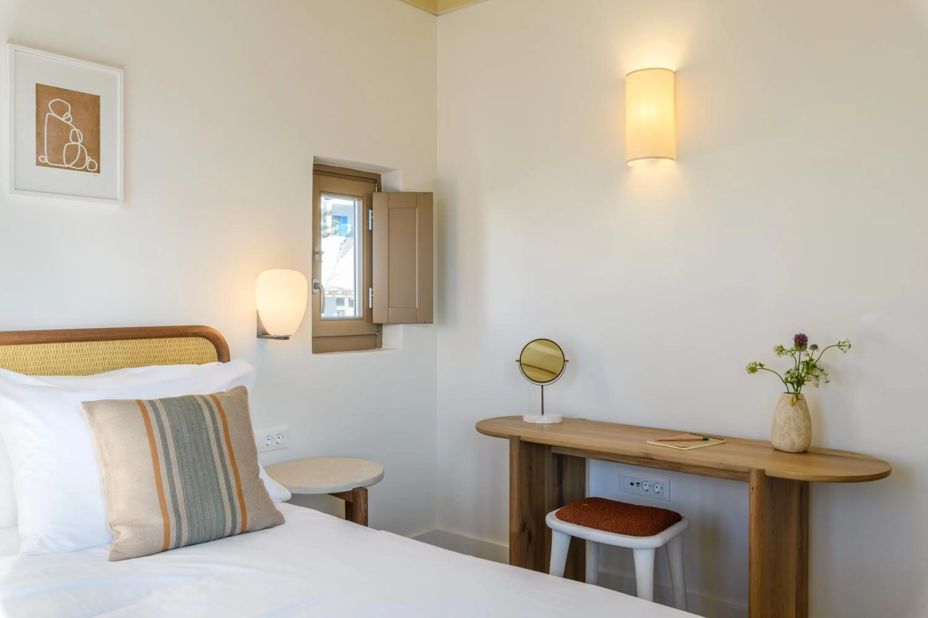 Bed in Camarades Mykonos